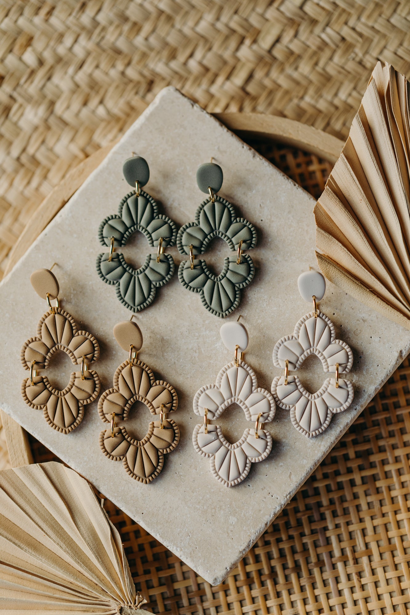 ALEXIS - large sand-colored statement earrings