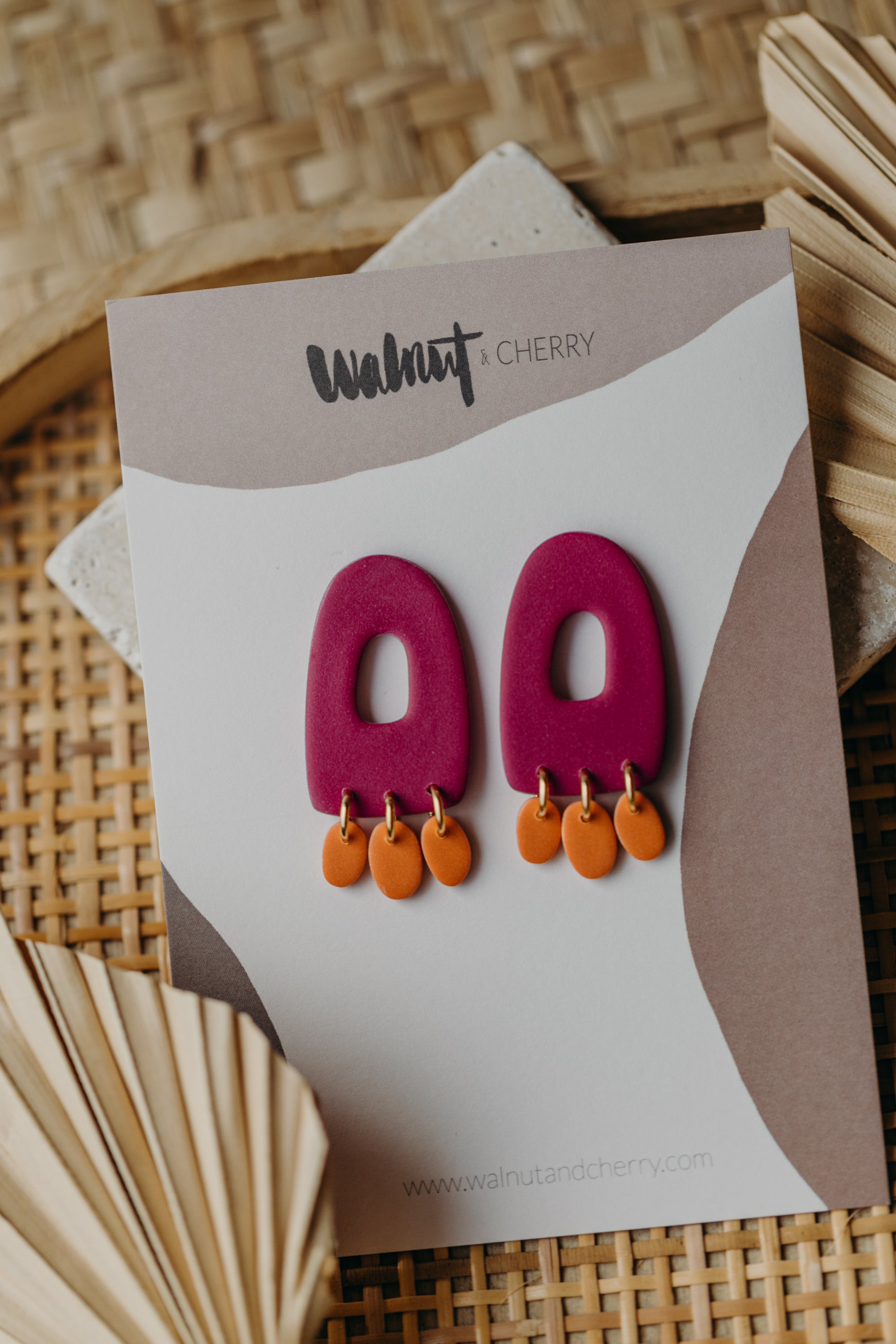 APRIL - zweifarbige bunte Polymer Ton Ohrringe in Himbeere und Orange