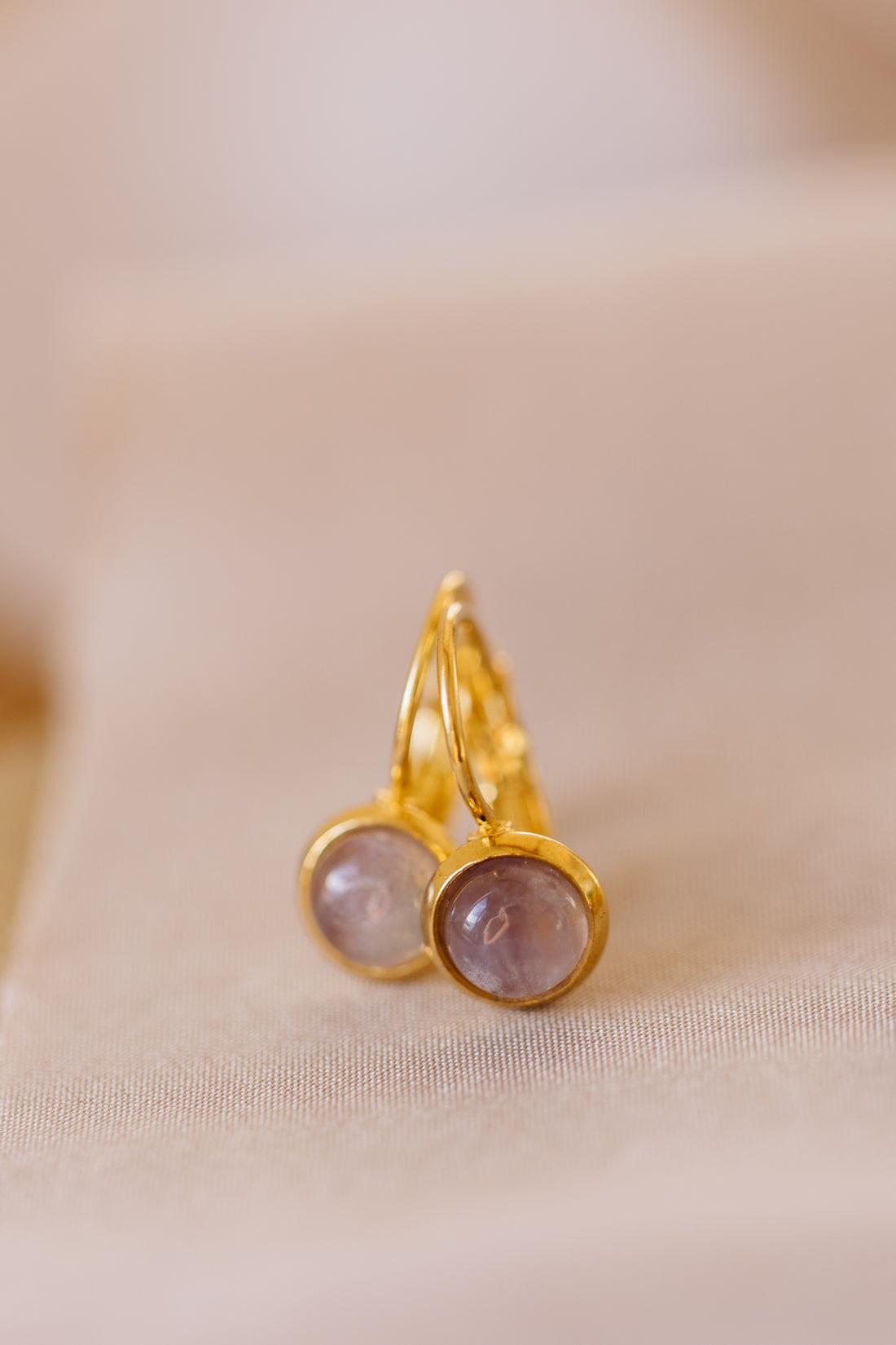 purple amethyst gemstone earrings (6 mm)