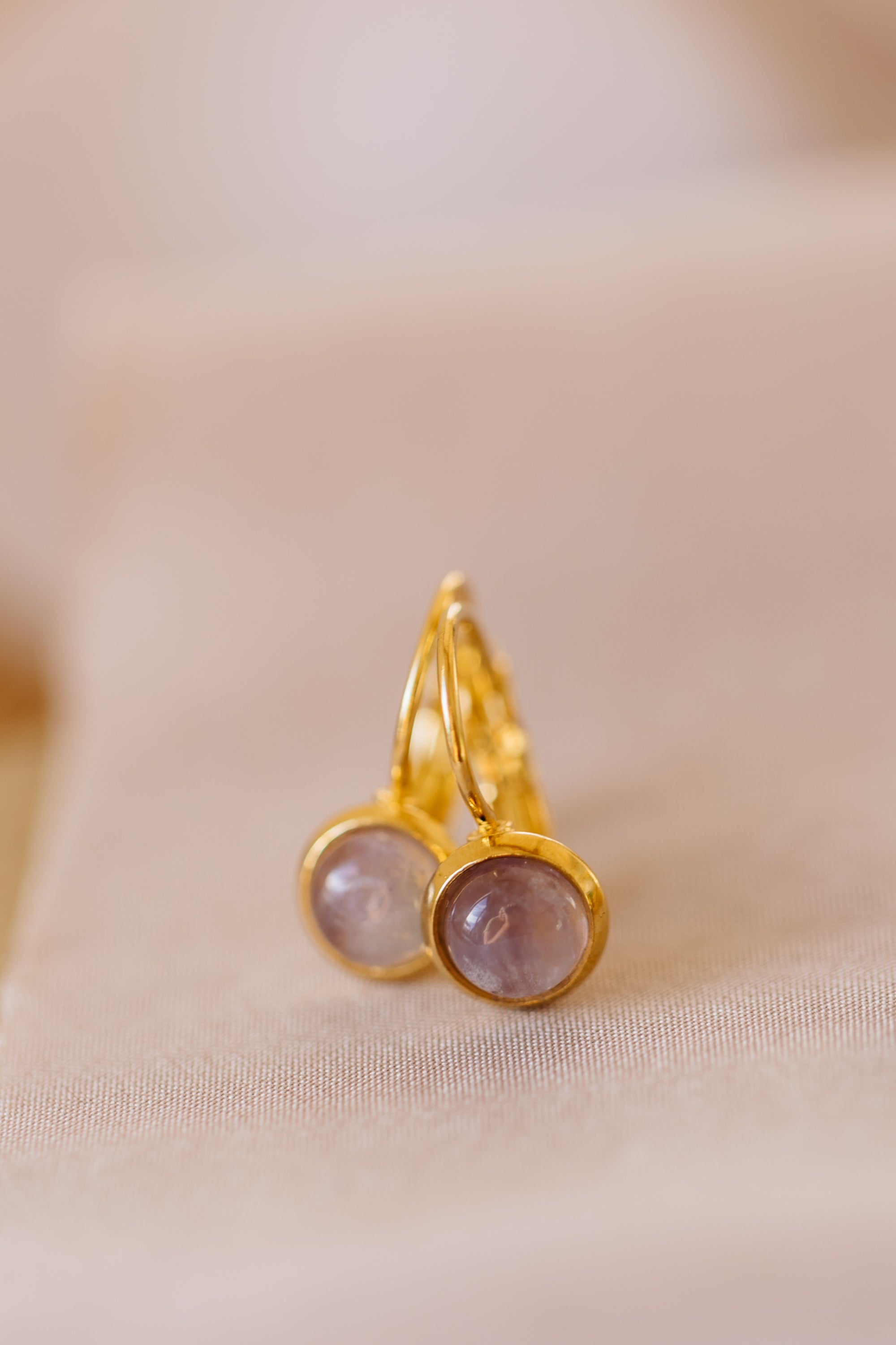 lila Amethyst Edelstein Ohrhänger (6 mm)