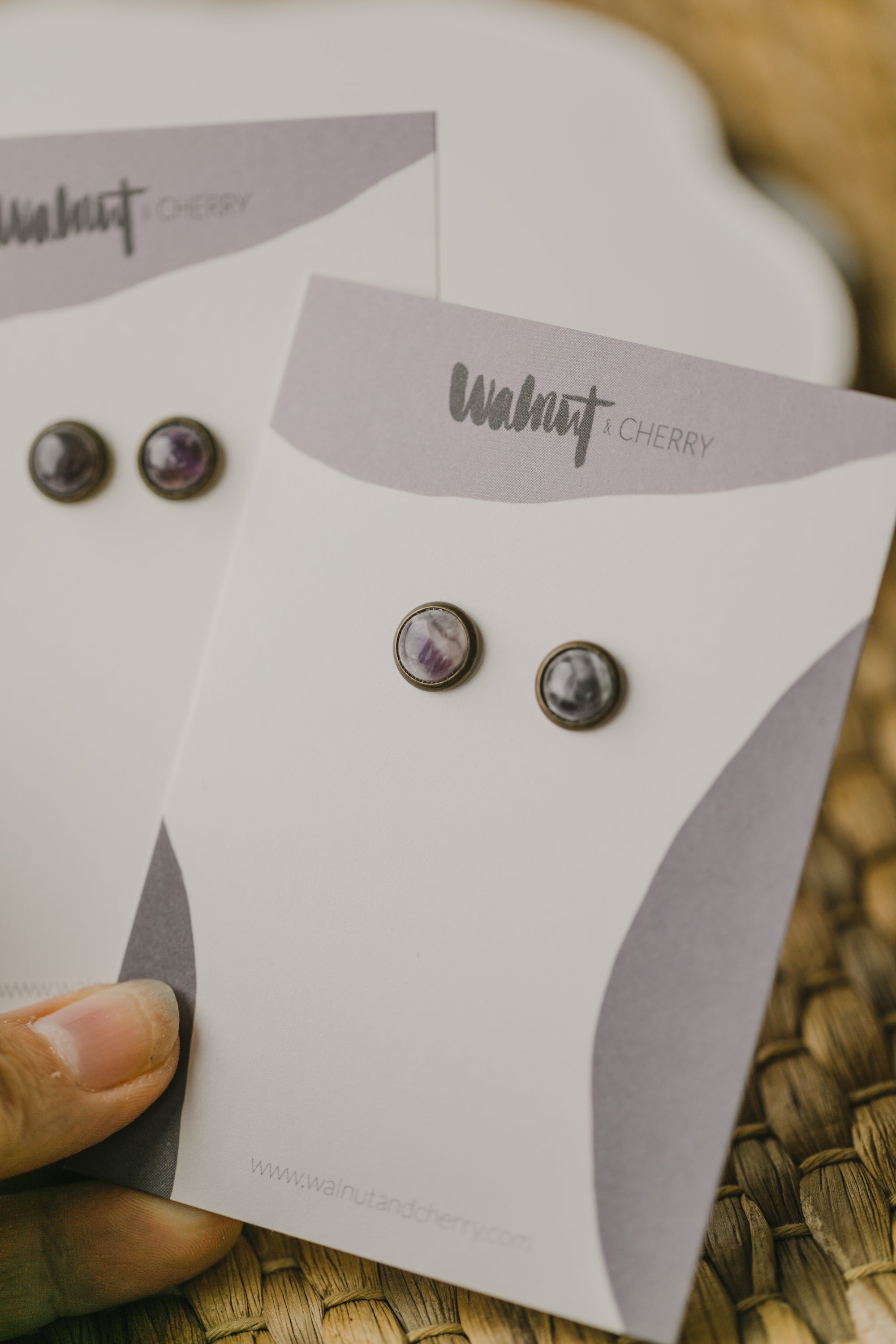 lila Amethyst Edelstein Ohrstecker Bronze (8 mm)