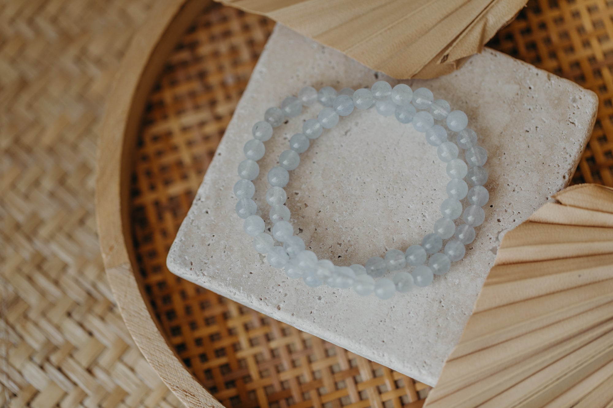 Bracelet with light blue agate gemstone beads