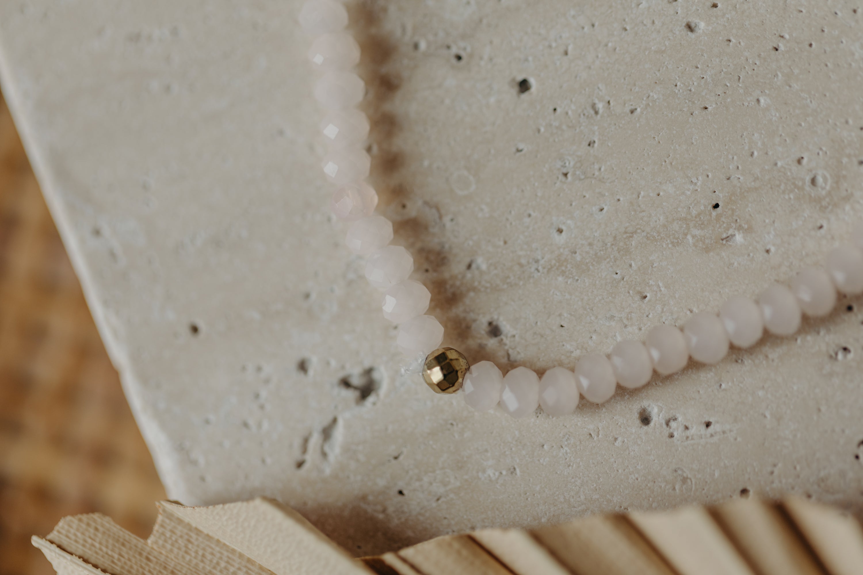 two-tone glass bead bracelet blue & cream