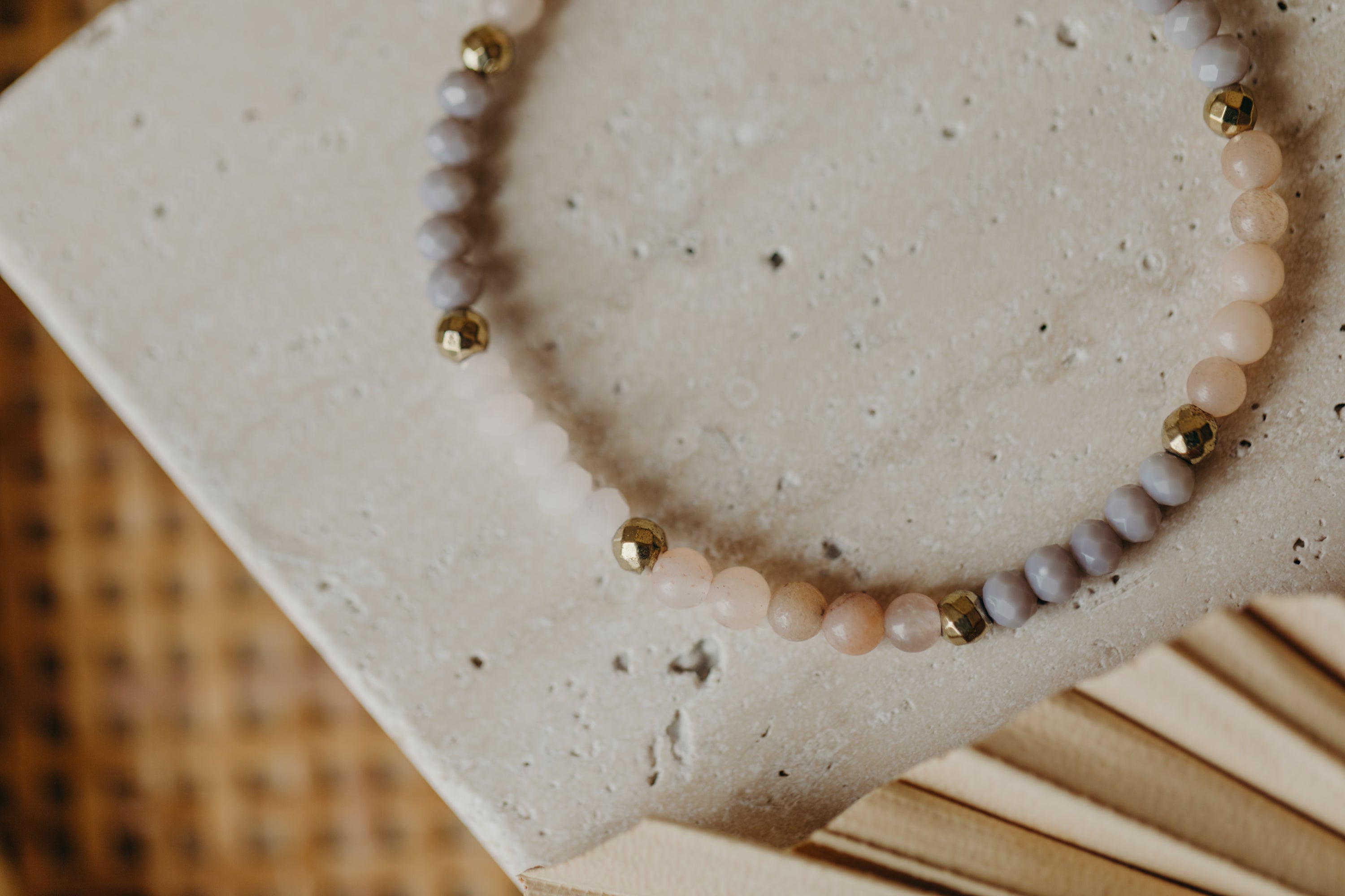 two-tone glass bead bracelet blue & cream