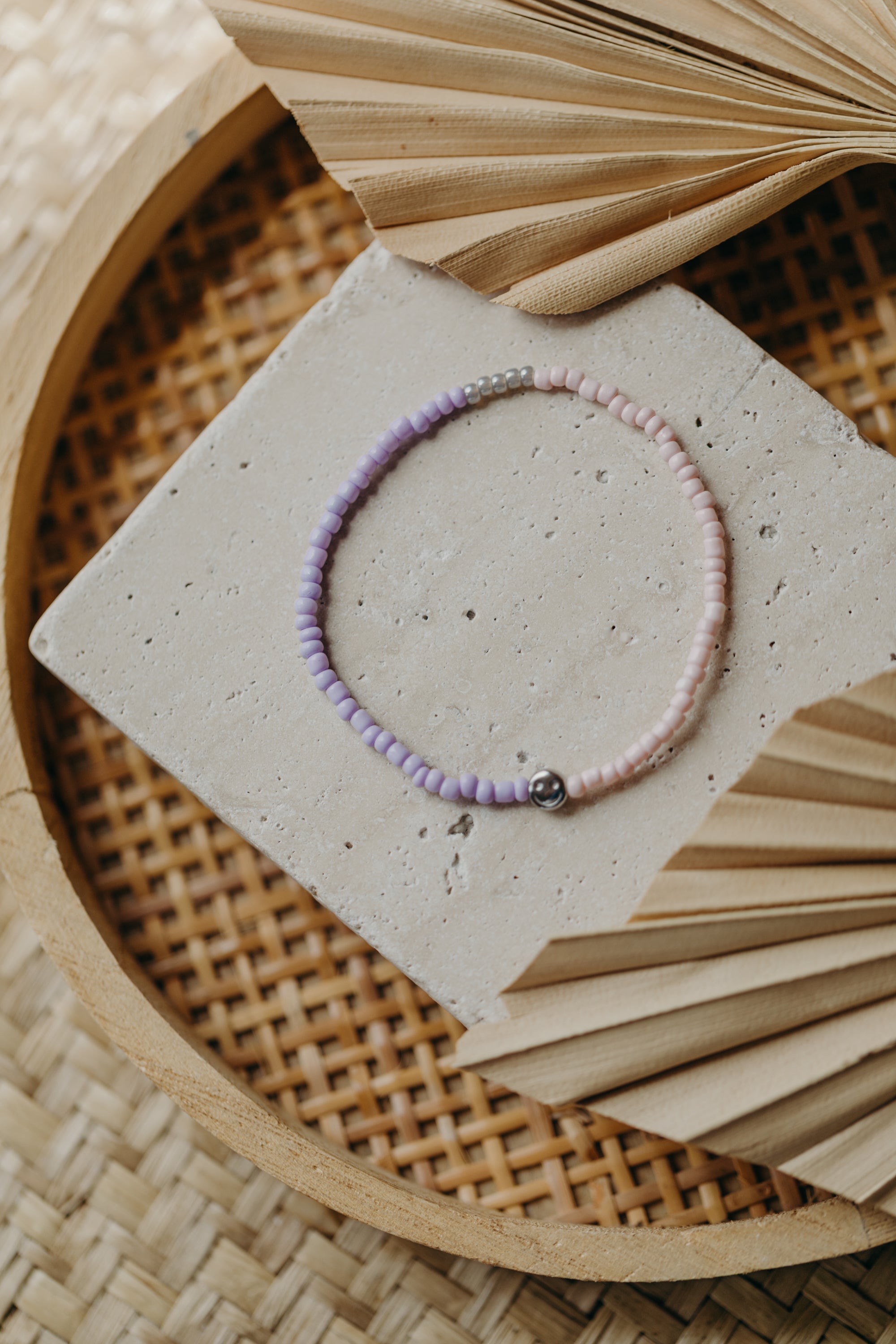 two-tone glass bead bracelet blue & cream
