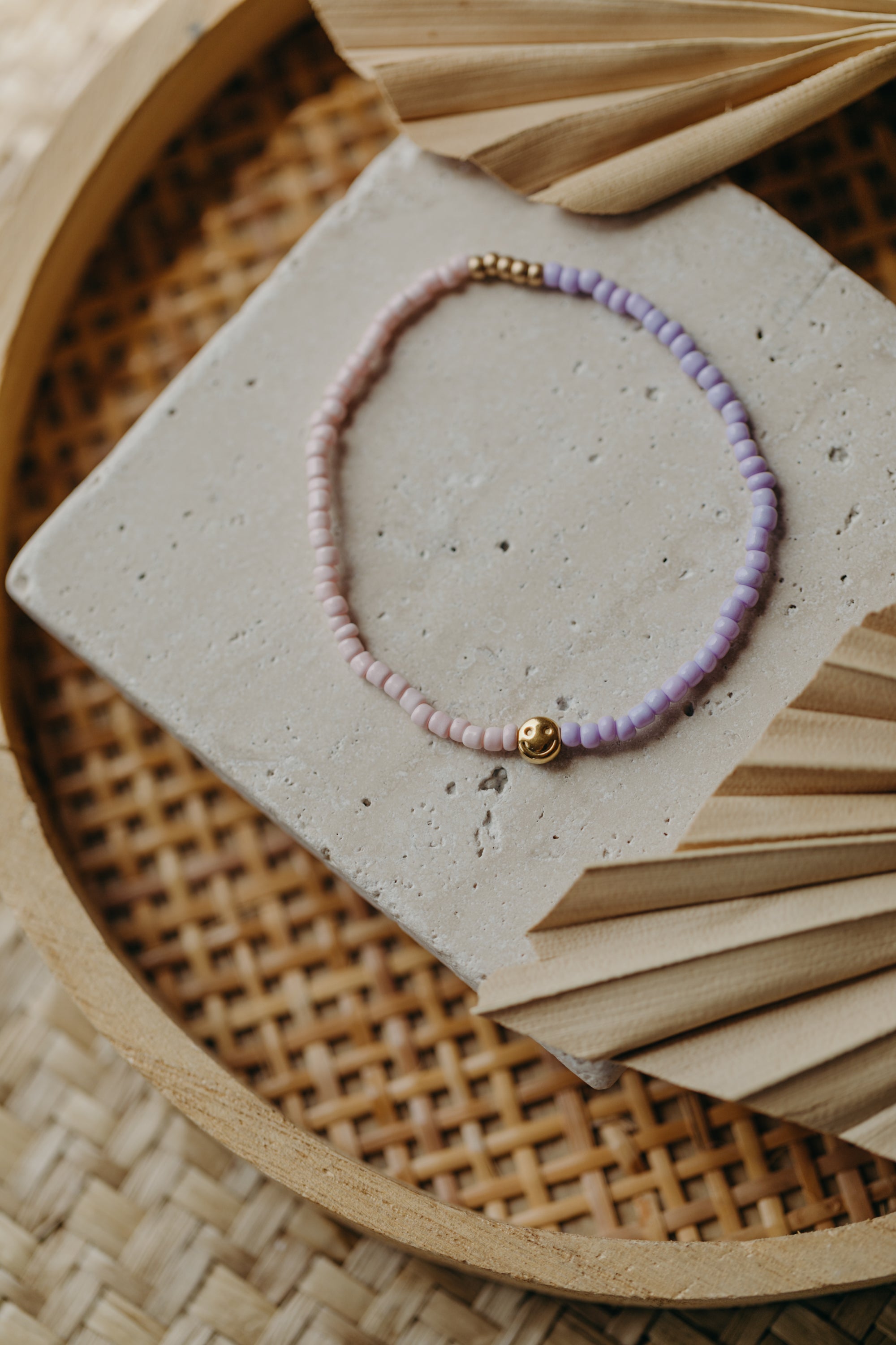 two-tone glass bead bracelet blue & cream