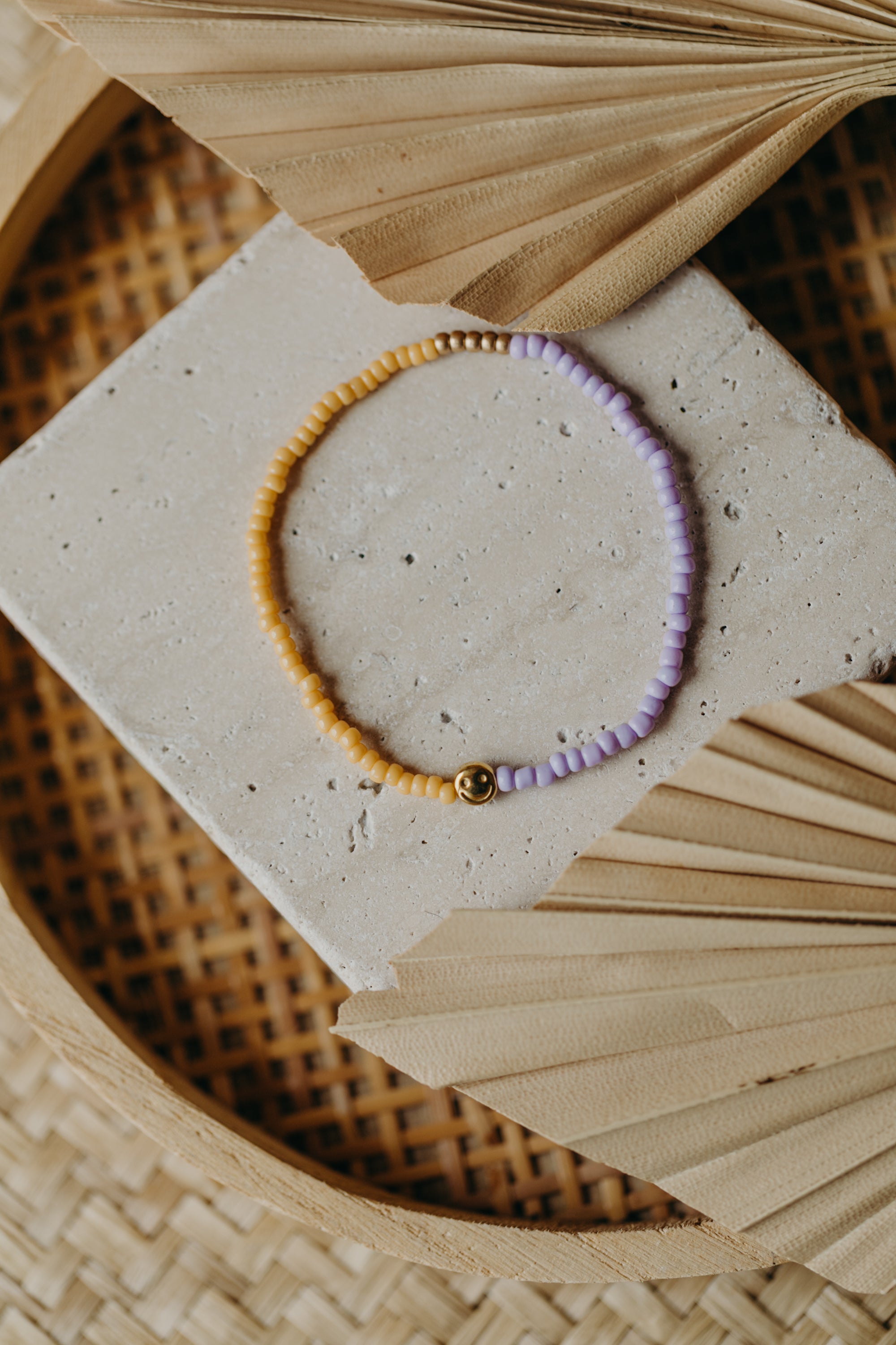 two-tone glass bead bracelet blue & cream
