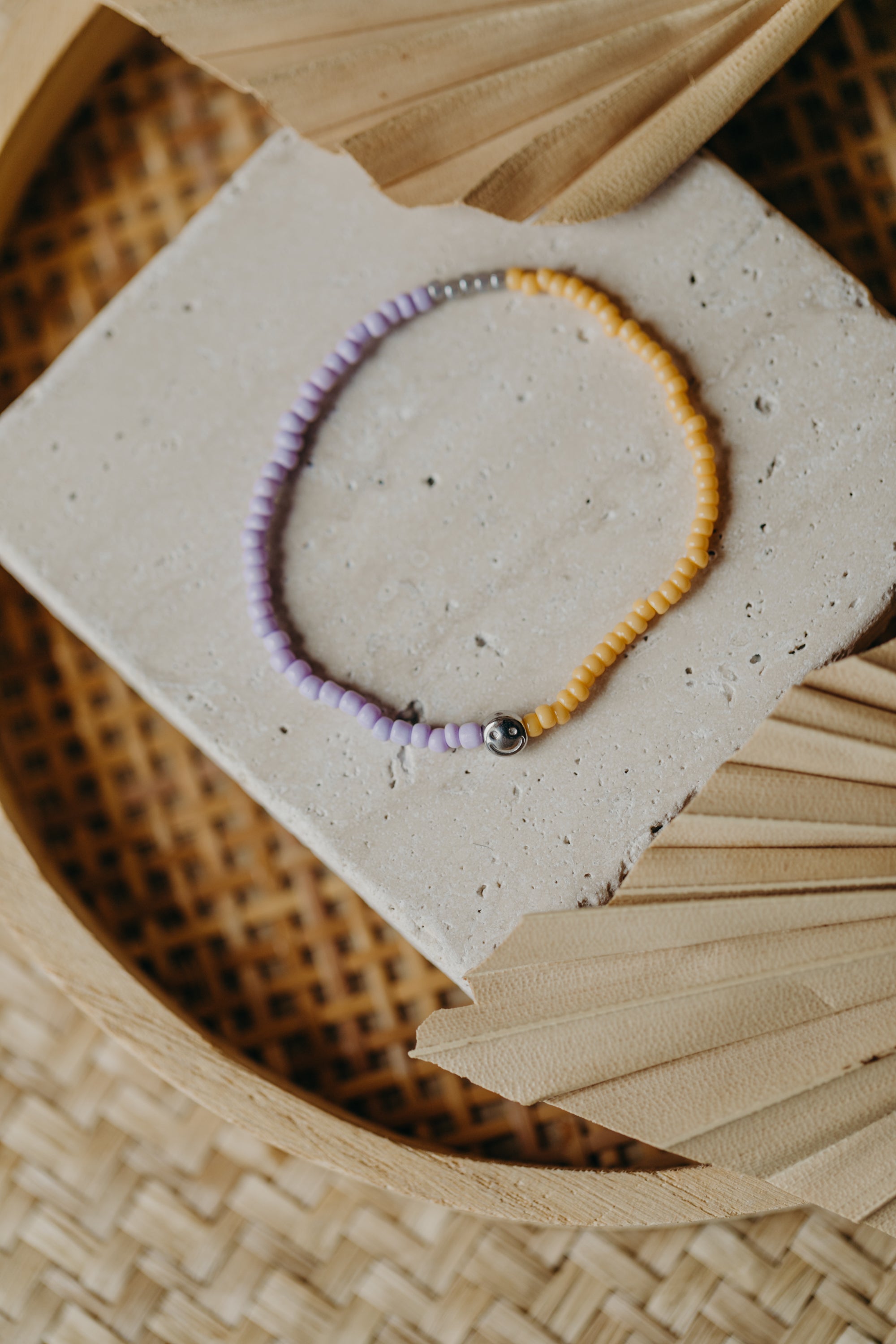 two-tone glass bead bracelet blue & cream