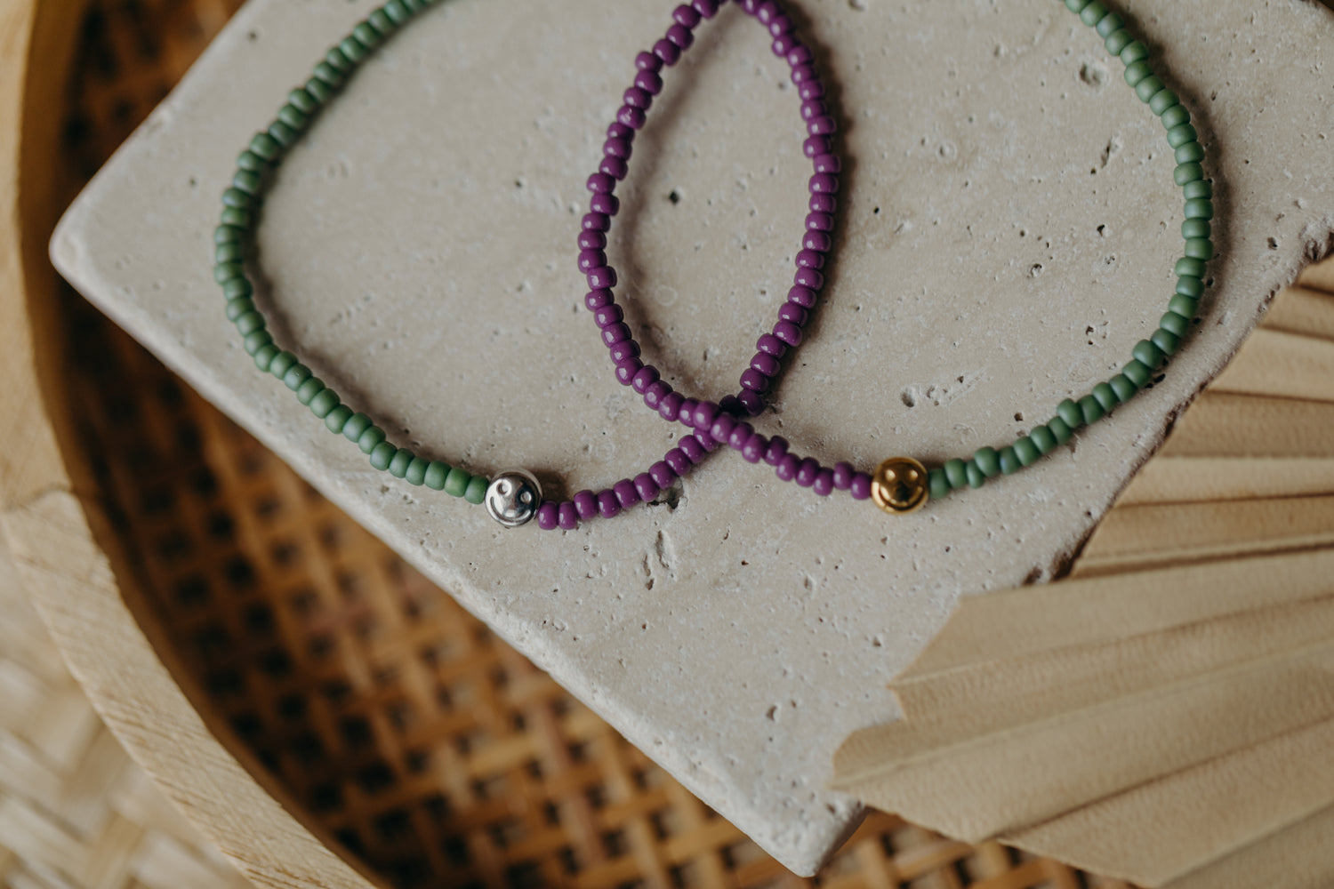 SMILEY - zweifarbiges Armband mit Miyuki Glasperlen - lila & grün