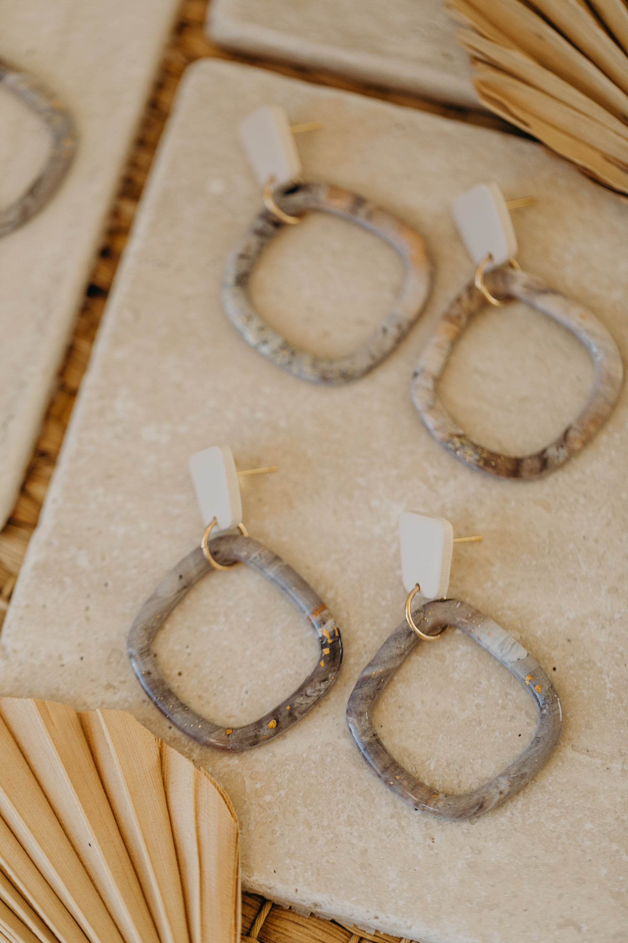 MARJA - small drop earrings gold