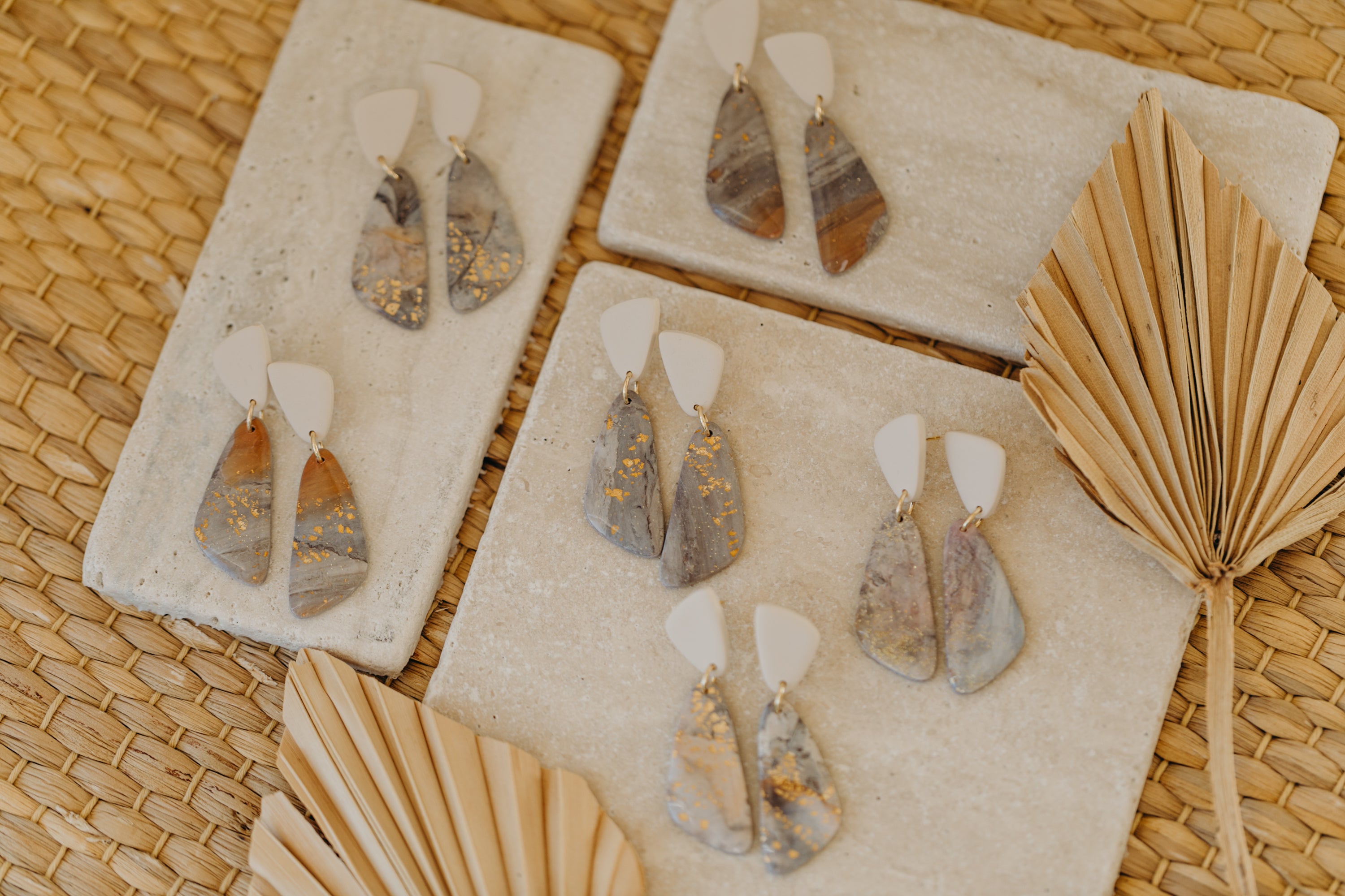 MARJA - small drop earrings gold