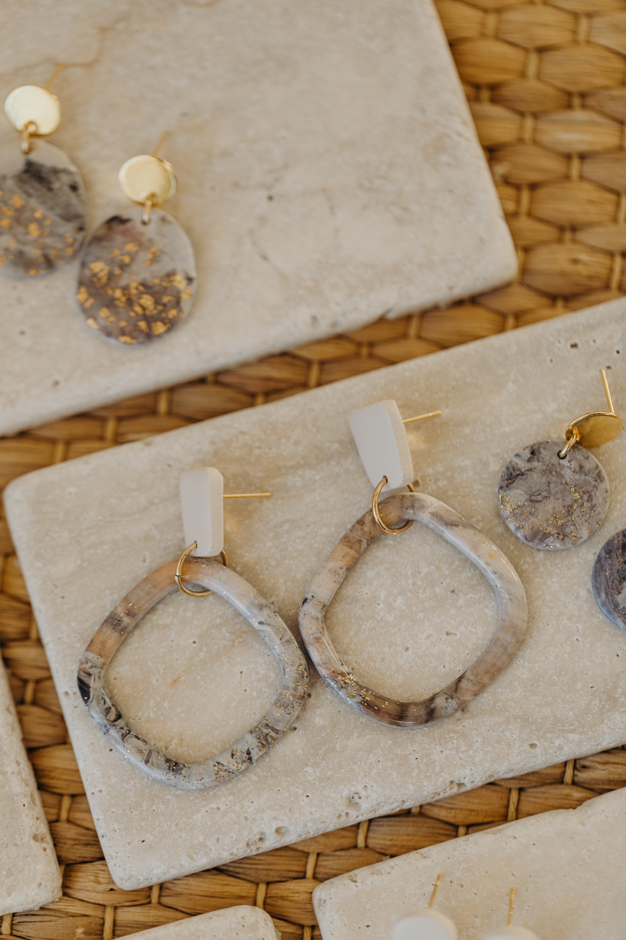 MARJA - small drop earrings gold