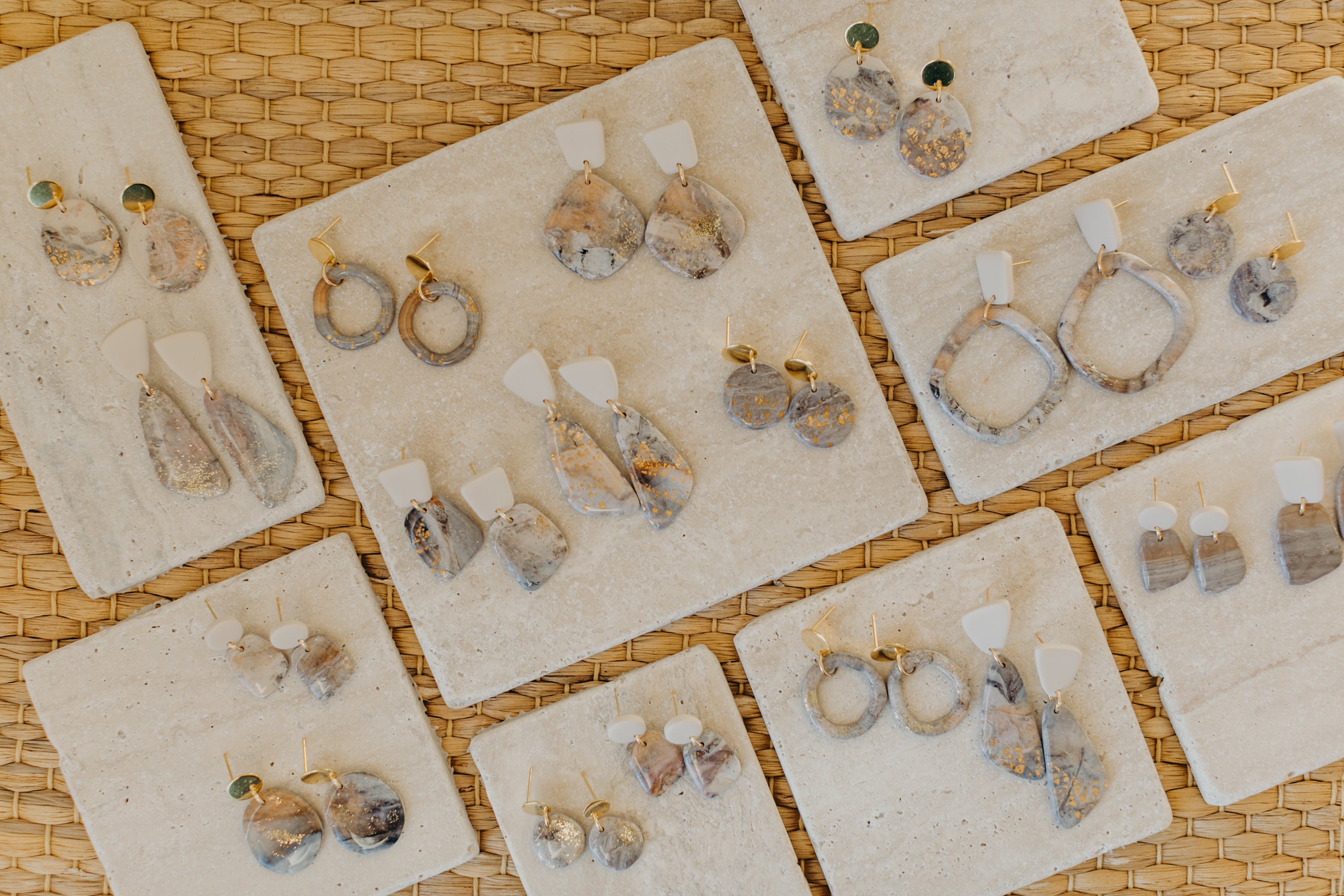 MARJA - small drop earrings gold