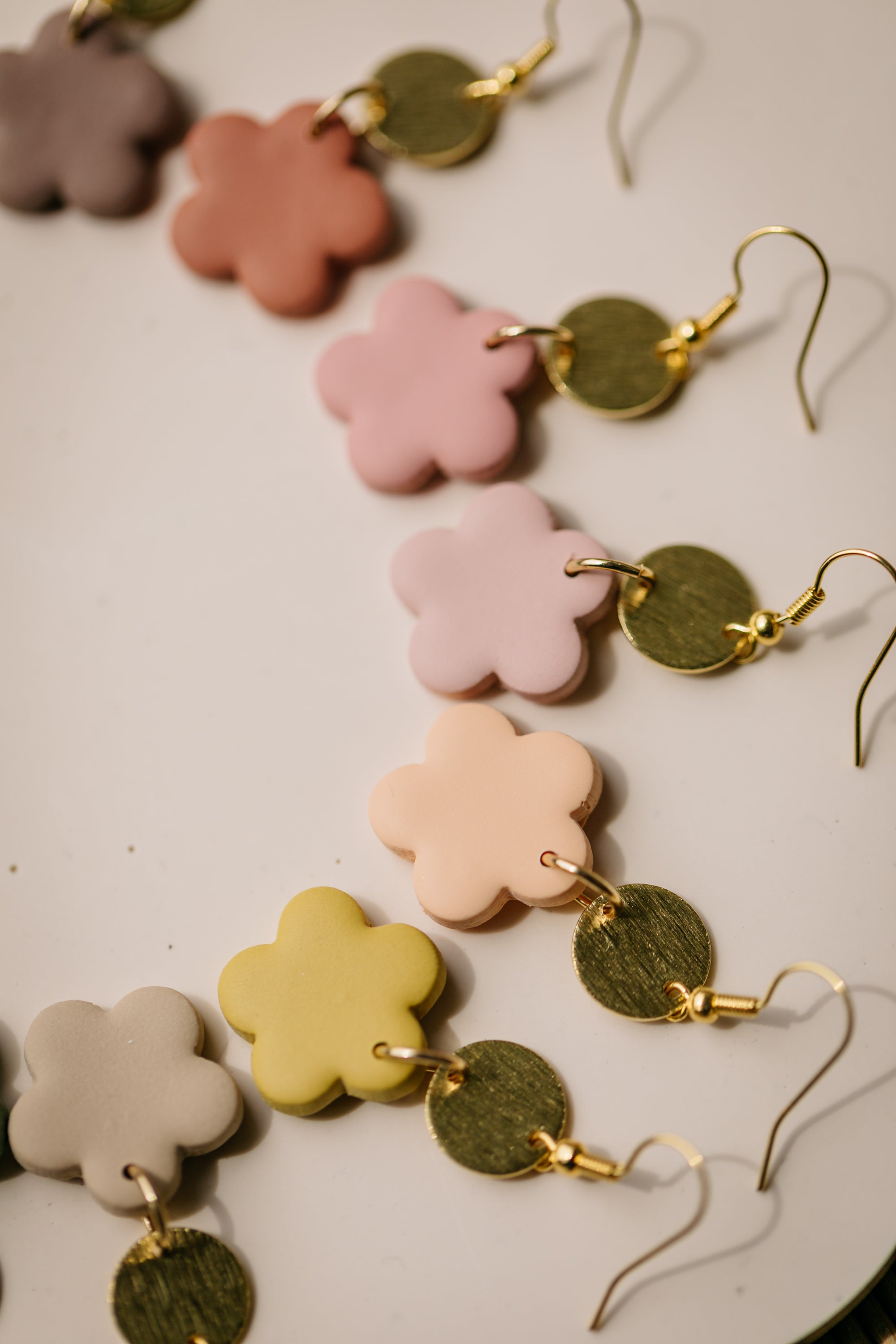 LILAN - bunte Blumen Ohrringe aus Polymer Ton