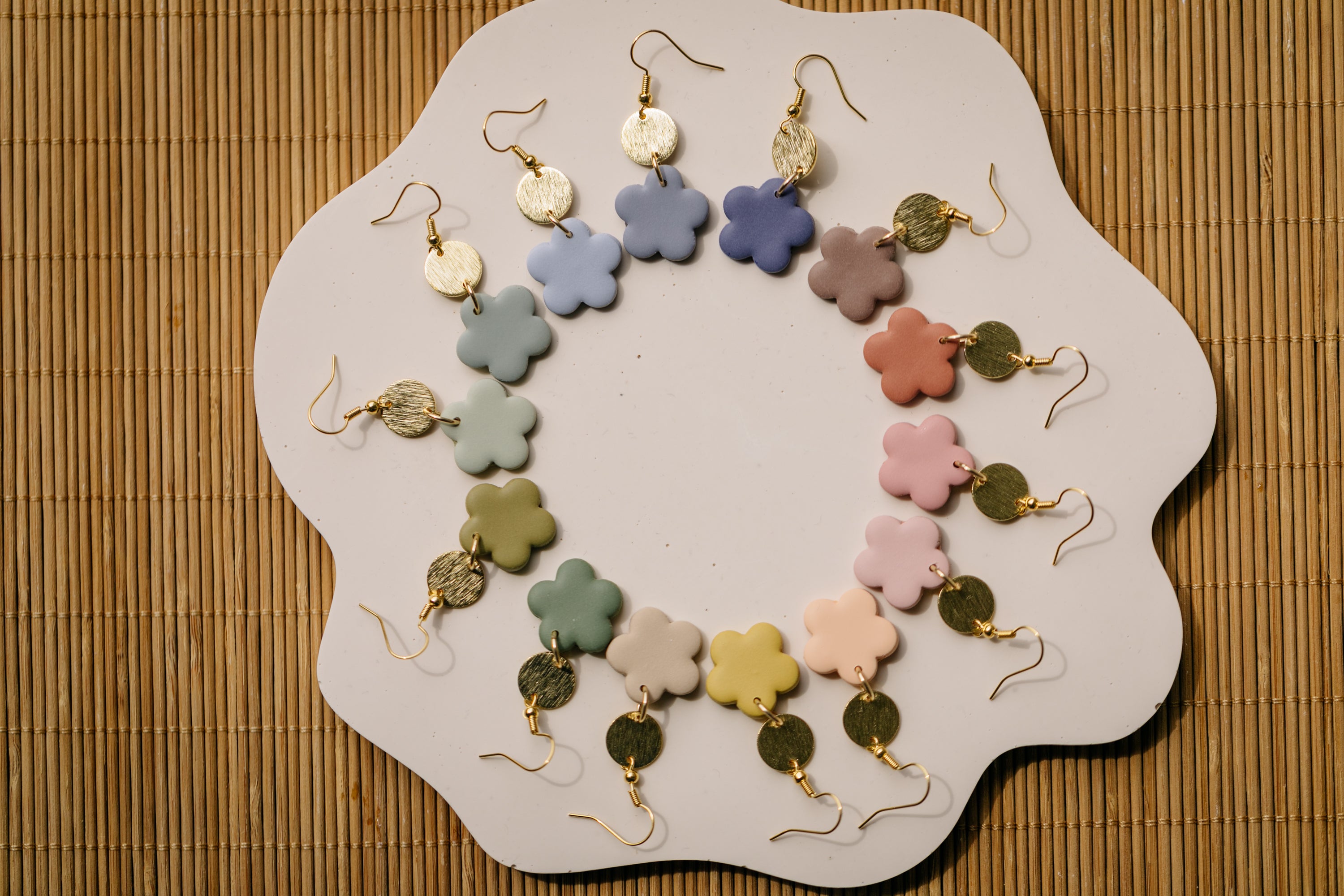 LILAN - bunte Blumen Ohrringe aus Polymer Ton