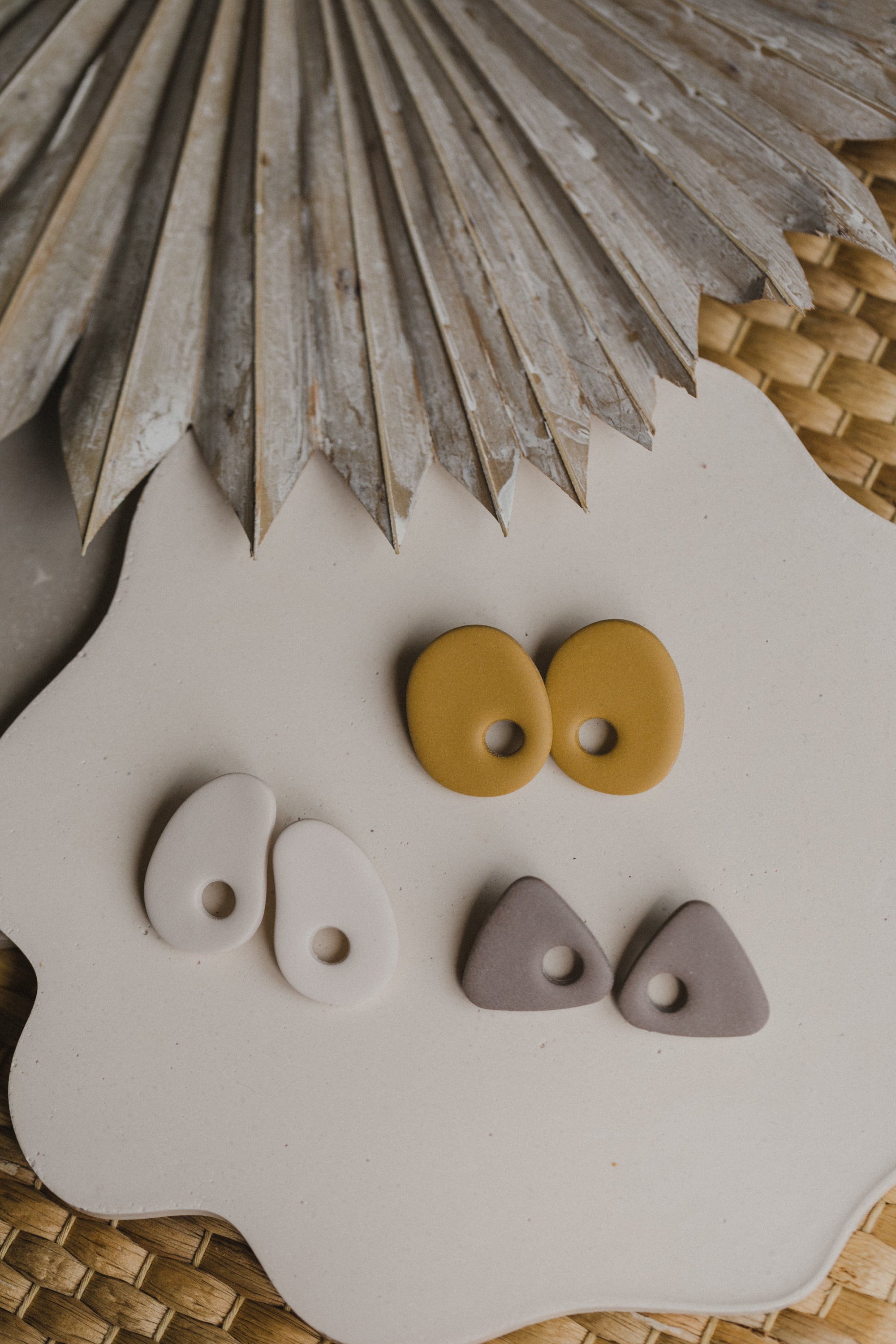 WAVES - organische große Polymer Ton Ohrstecker