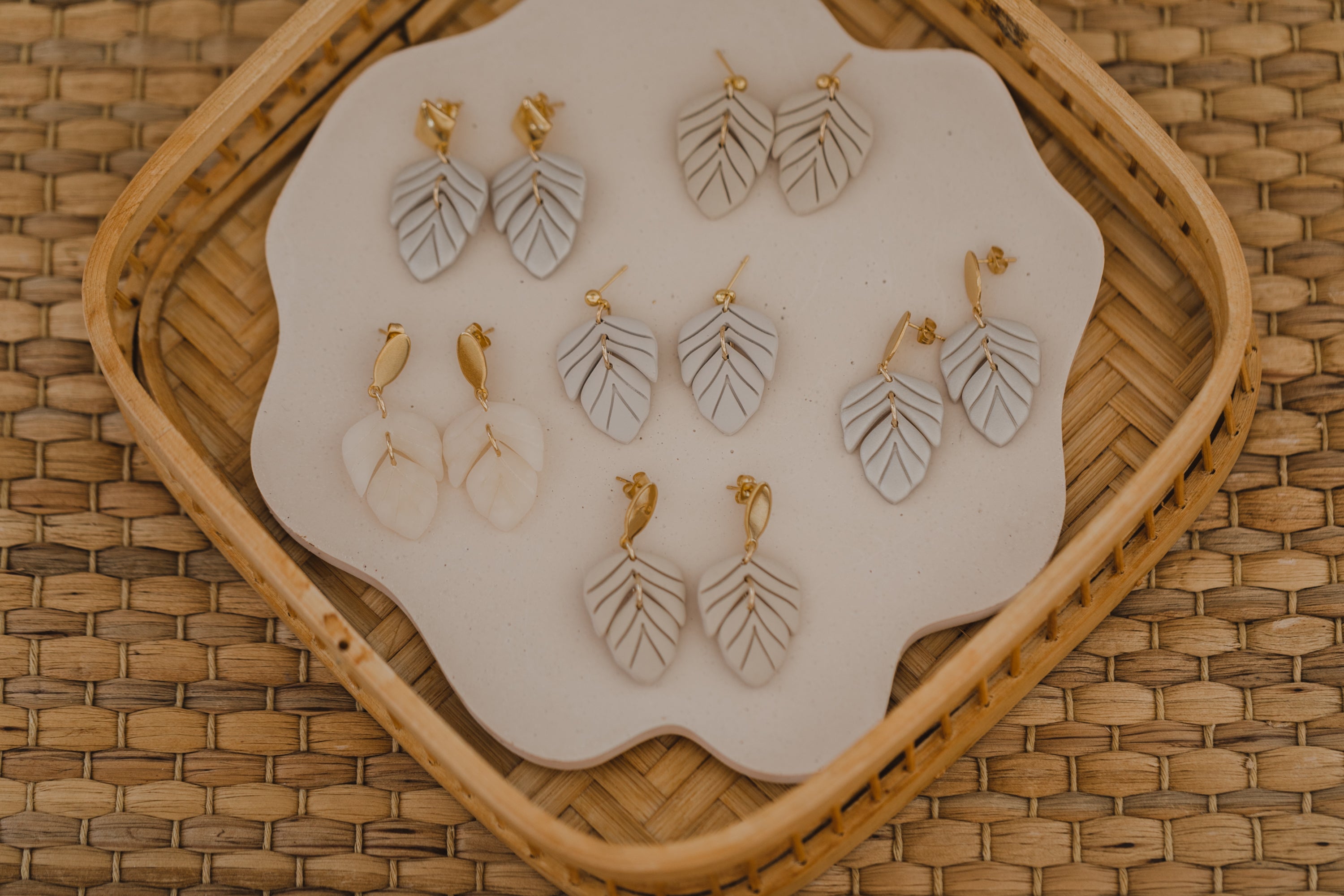 MARJA - small drop earrings gold