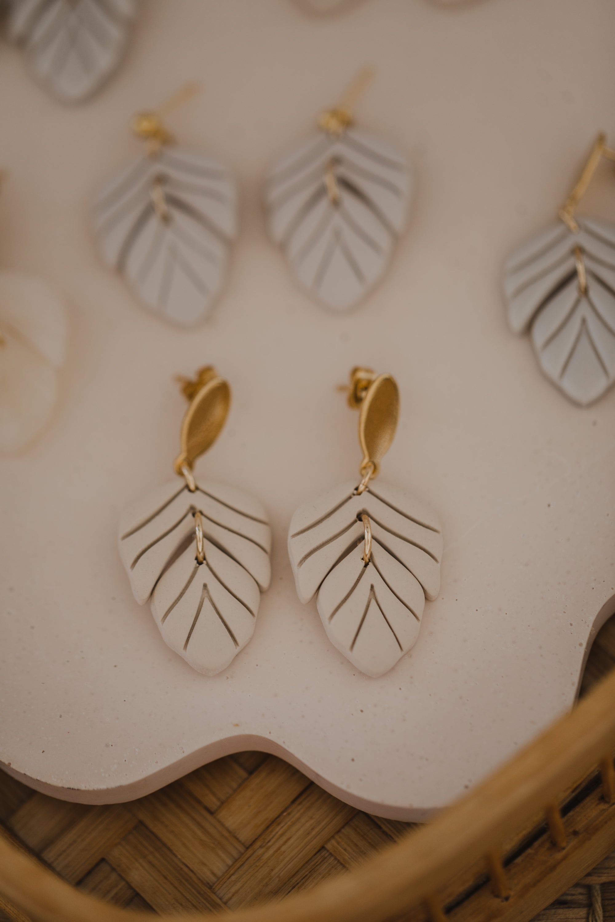 MARJA - small drop earrings gold