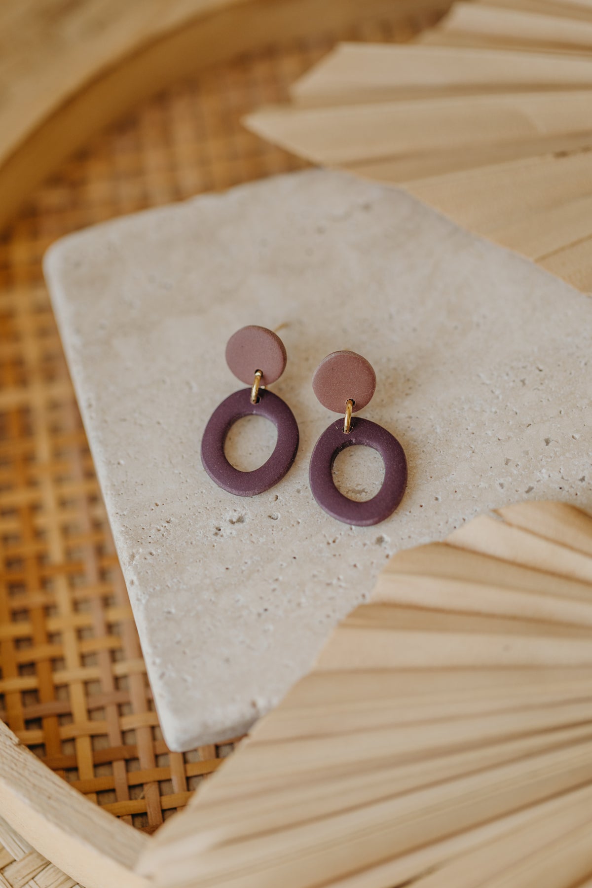 CELESTE - zweifarbige ovale Polymer Ton Ohrringe mauve-aubergine