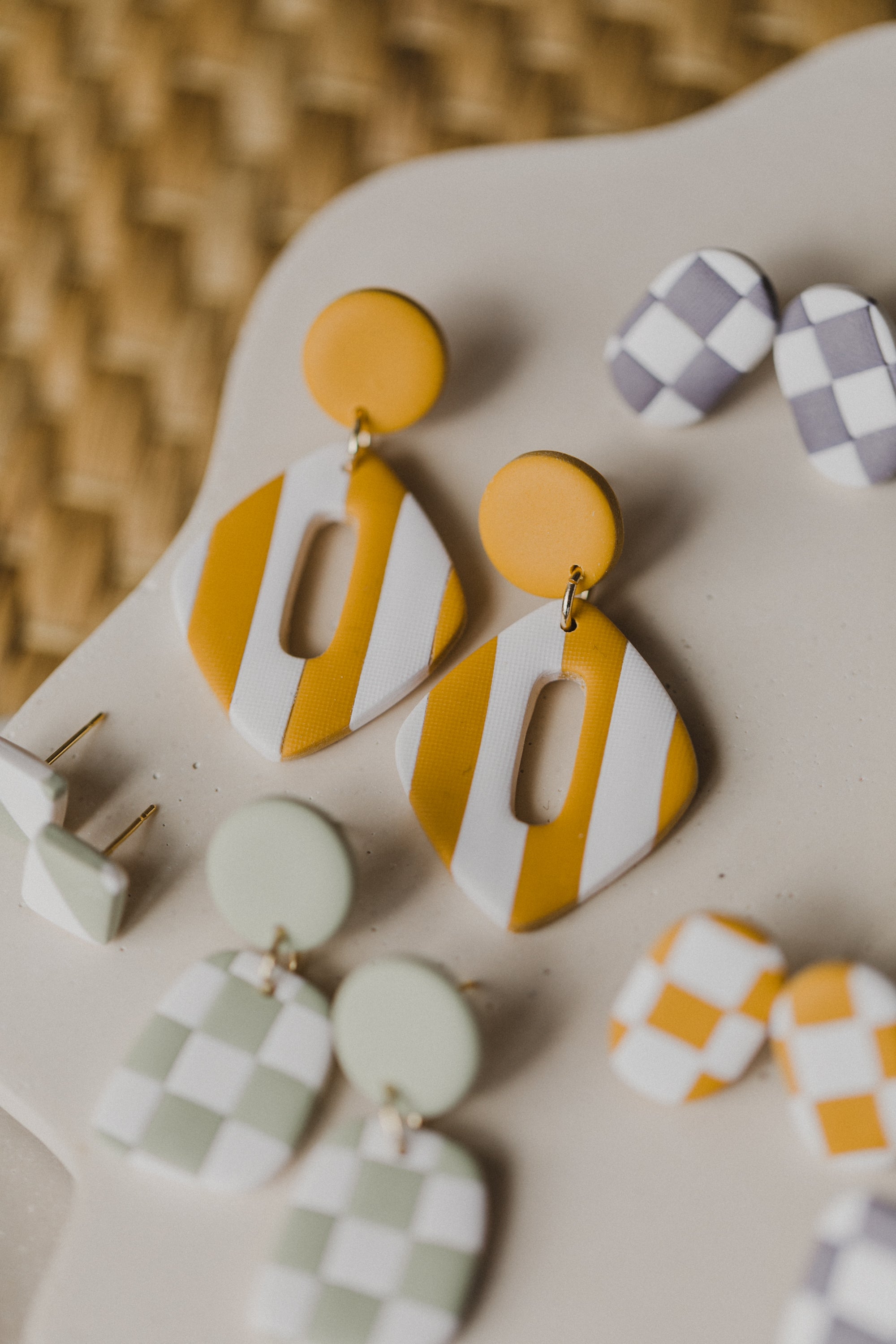 DANA - gestreifte Ohrringe aus Polymer Ton