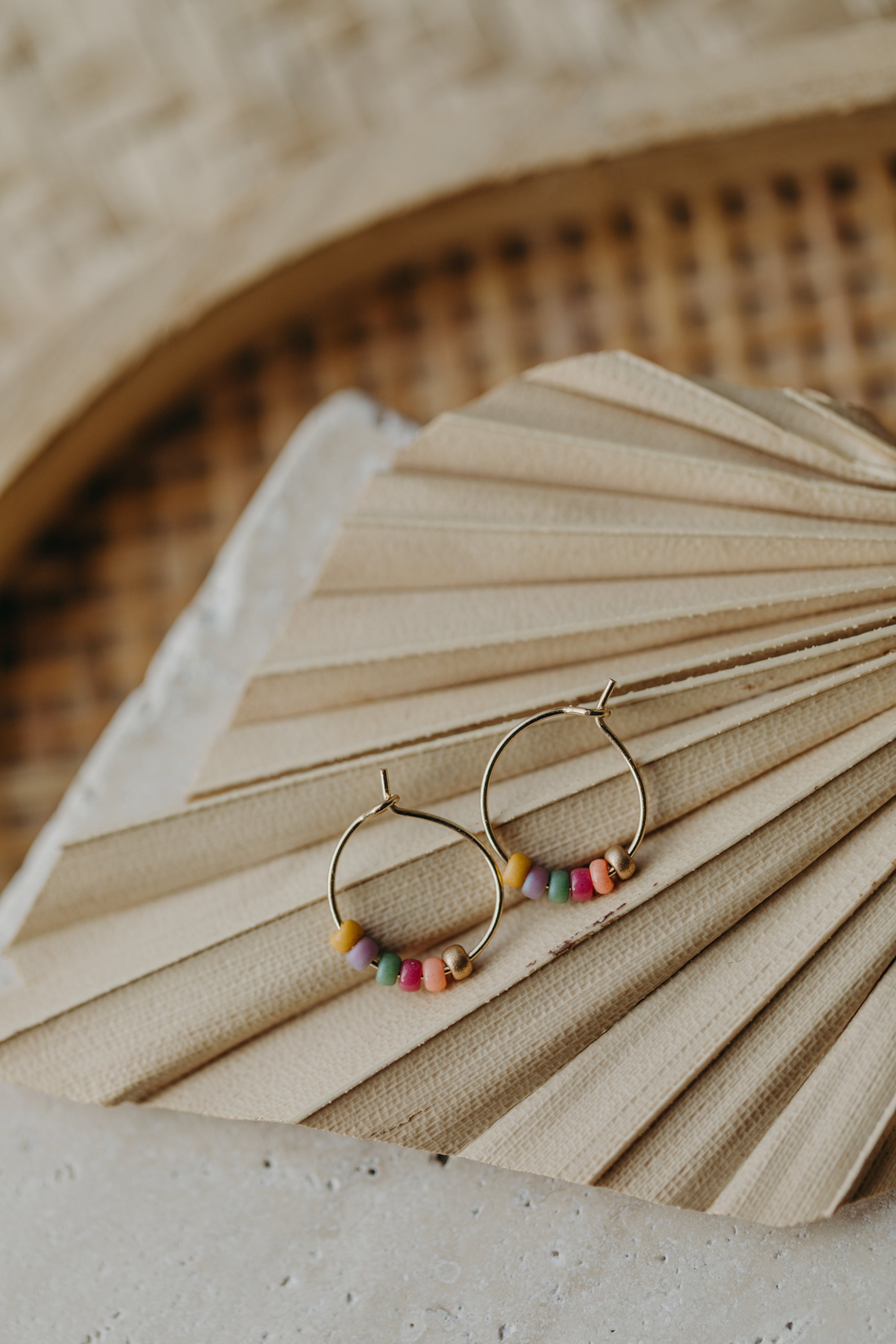 MARRAKESCH - filigrane Creolen mit bunten Perlen