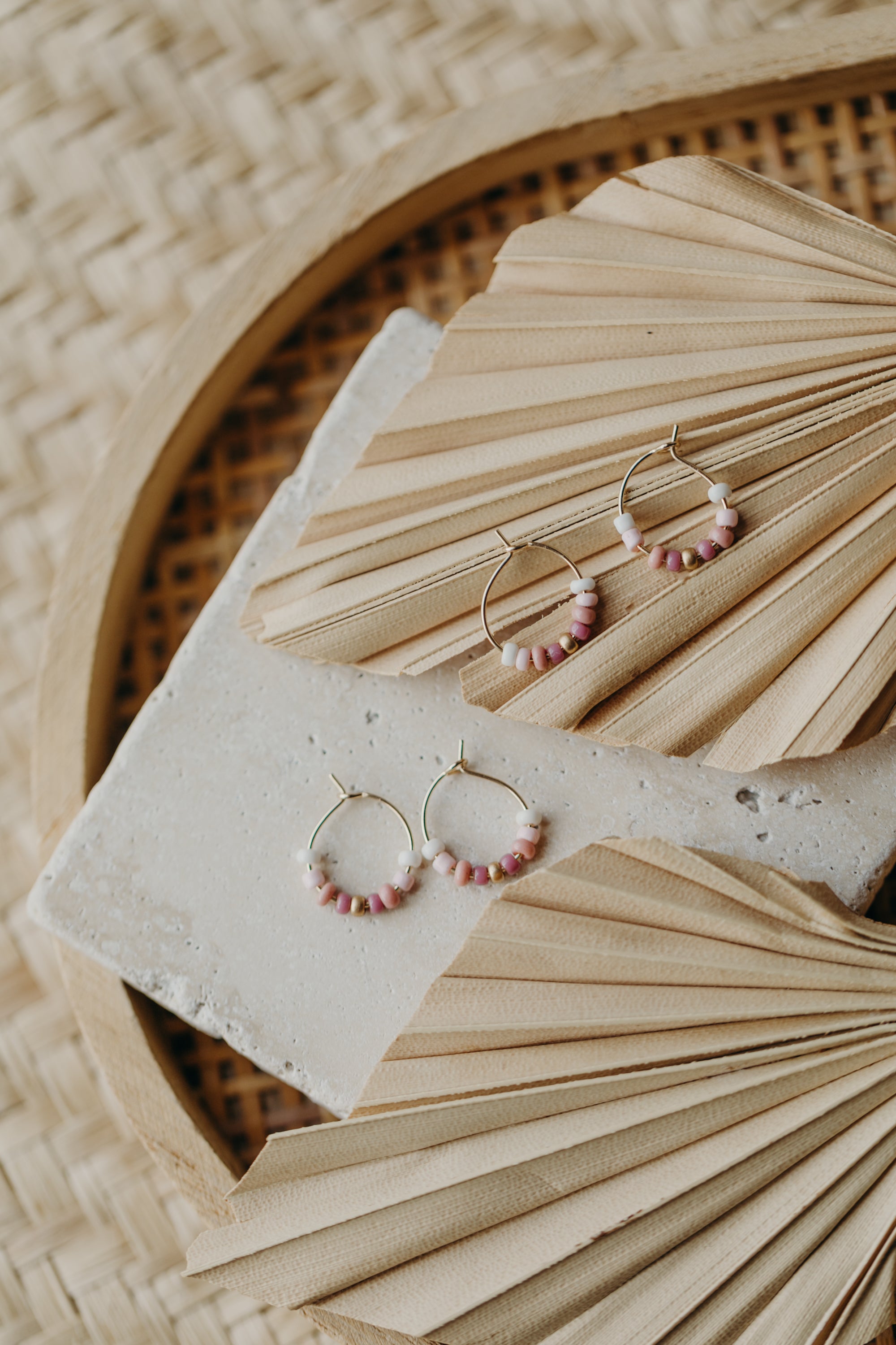 MENORCA - filigrane Creolen mit bunten Perlen