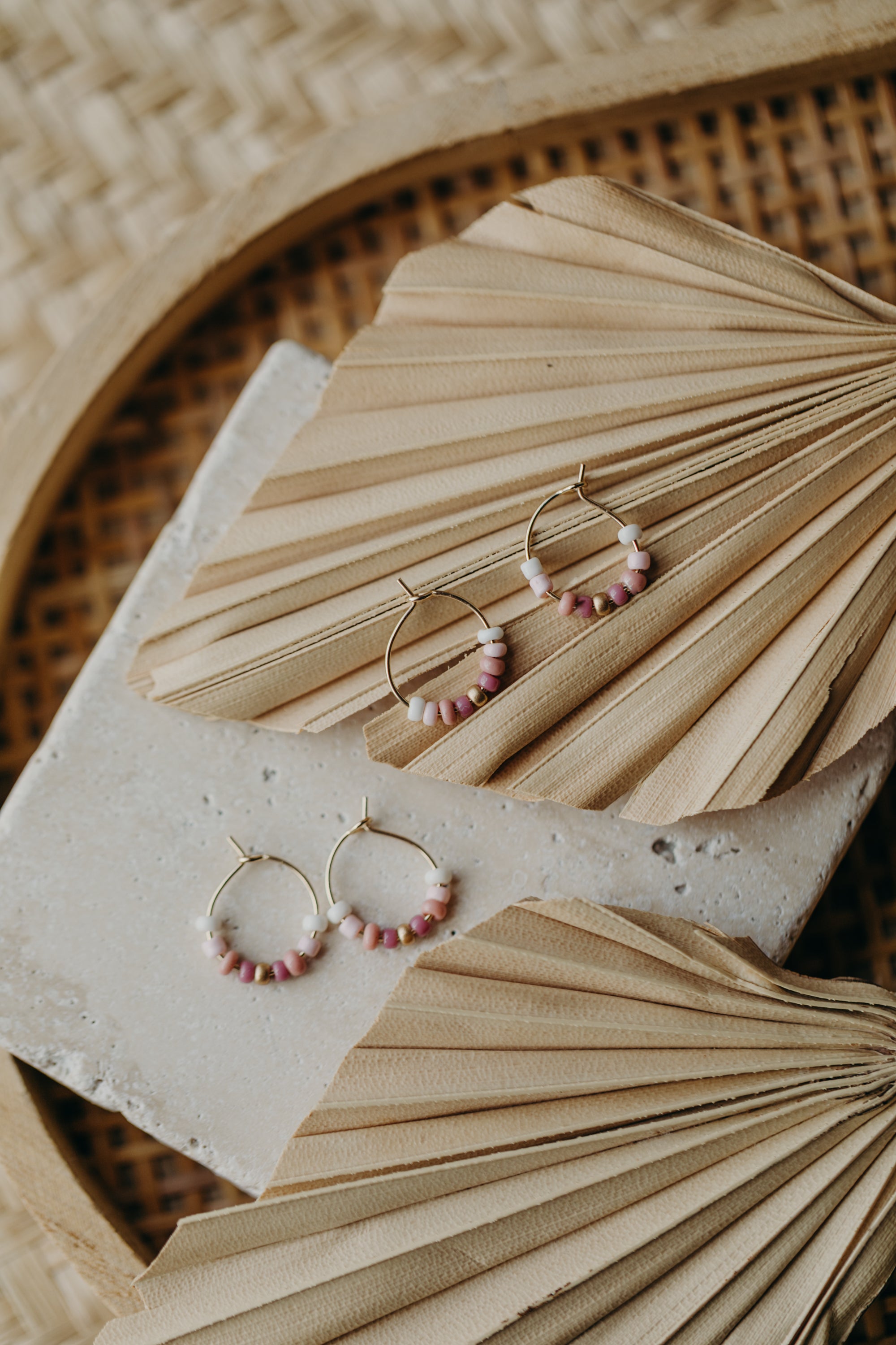 MENORCA - filigrane Creolen mit bunten Perlen