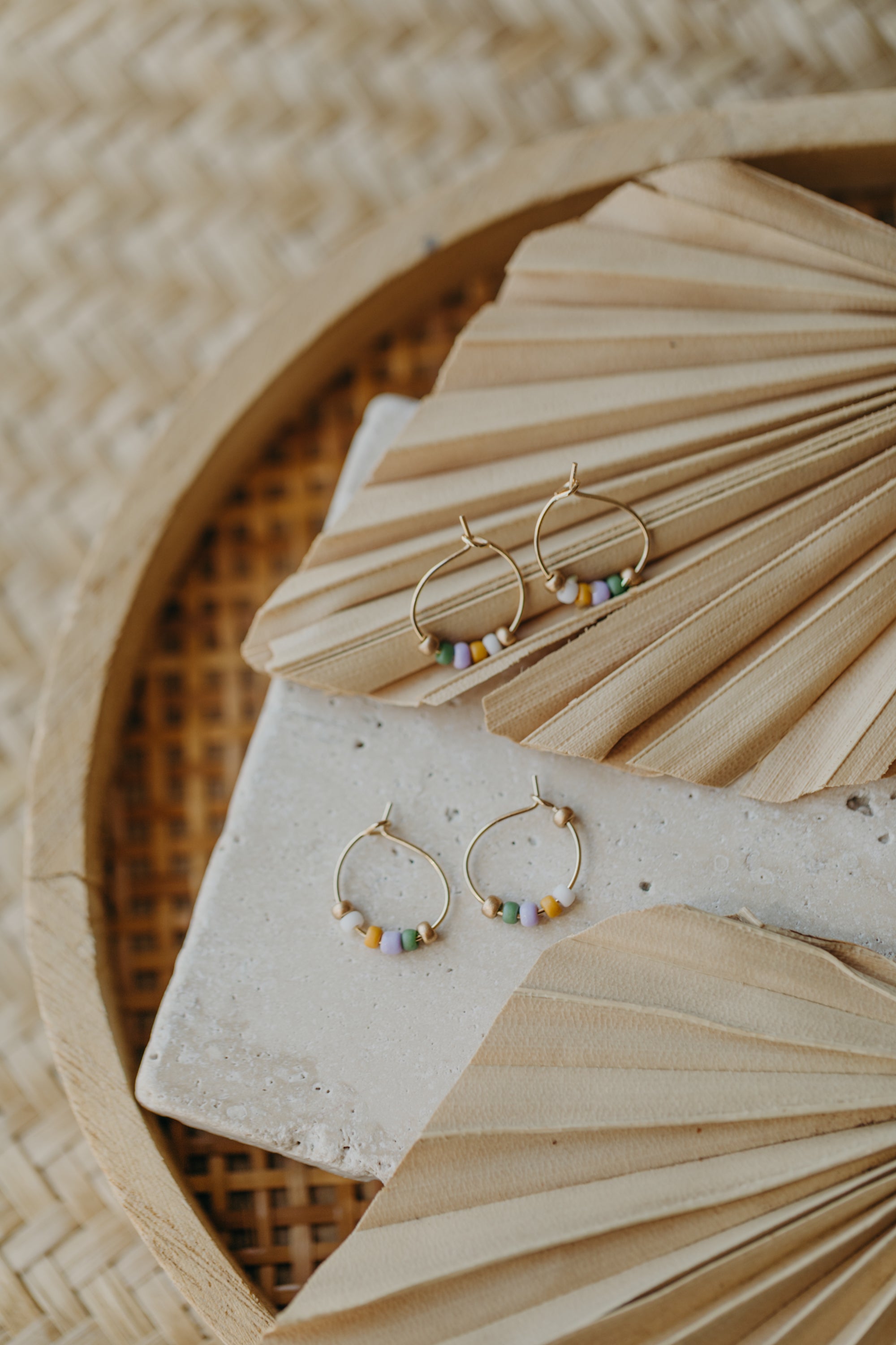 PROVENCE - filigrane Creolen mit bunten Perlen