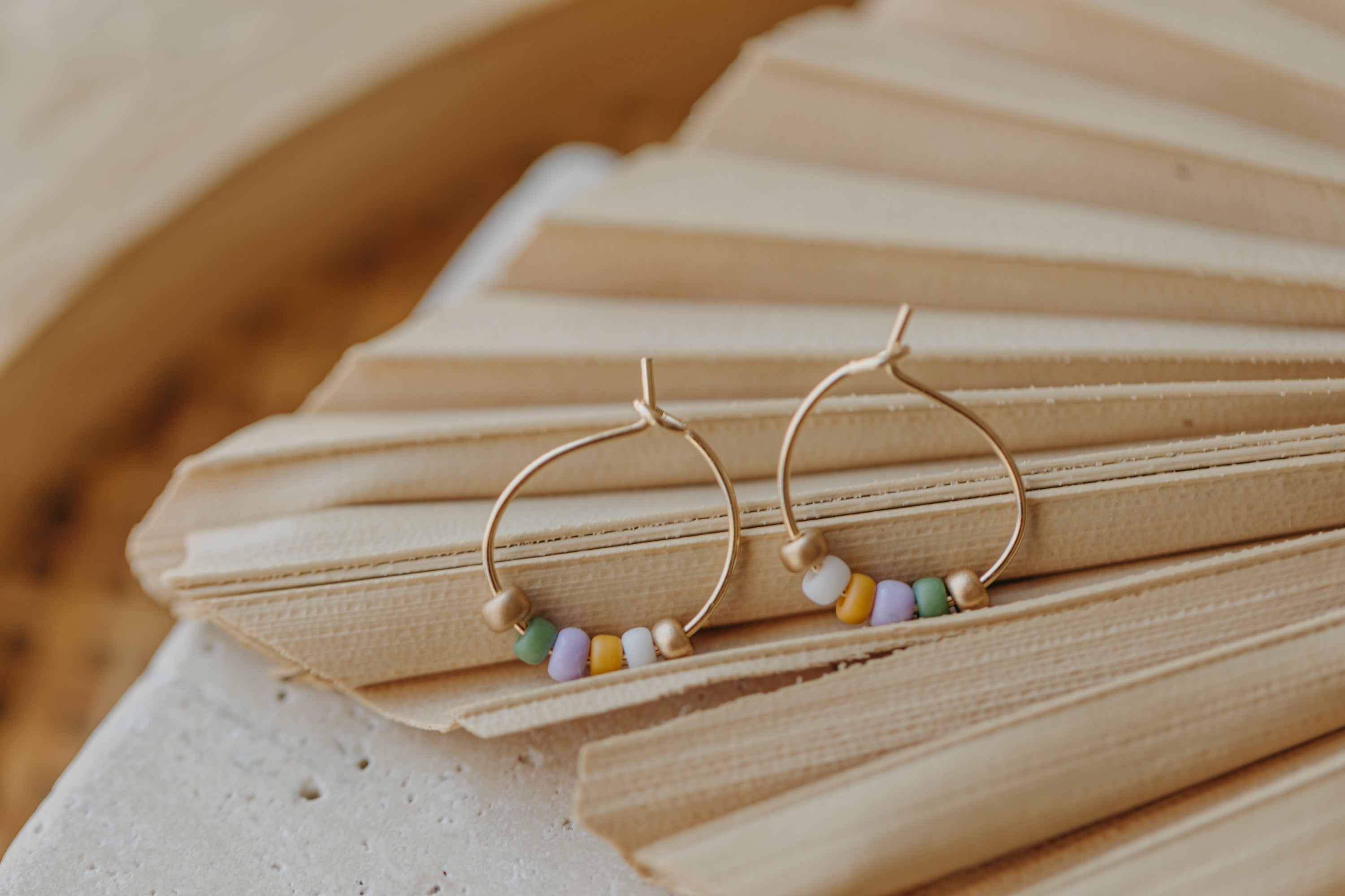 PROVENCE - filigrane Creolen mit bunten Perlen