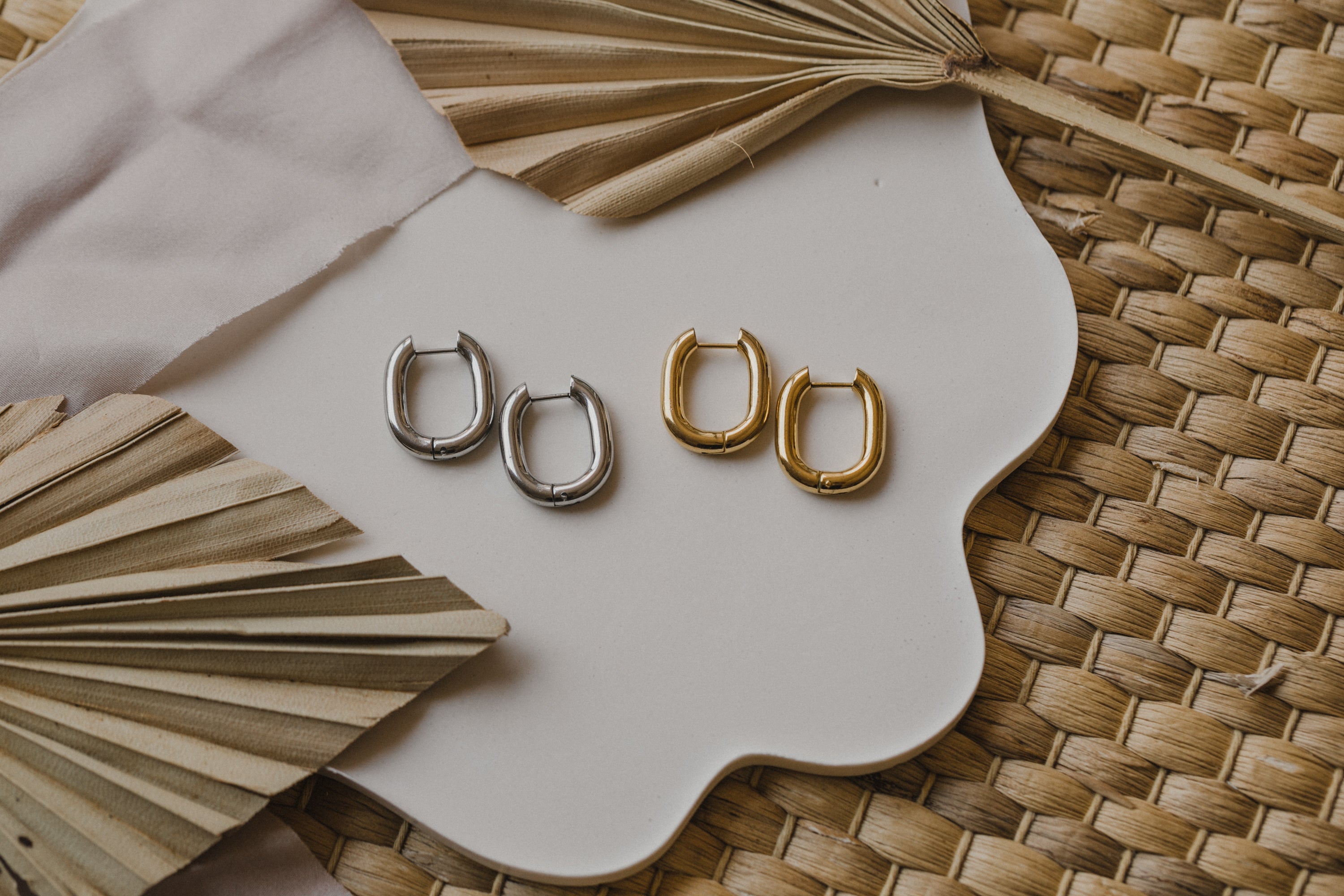 breite ovale Creolen