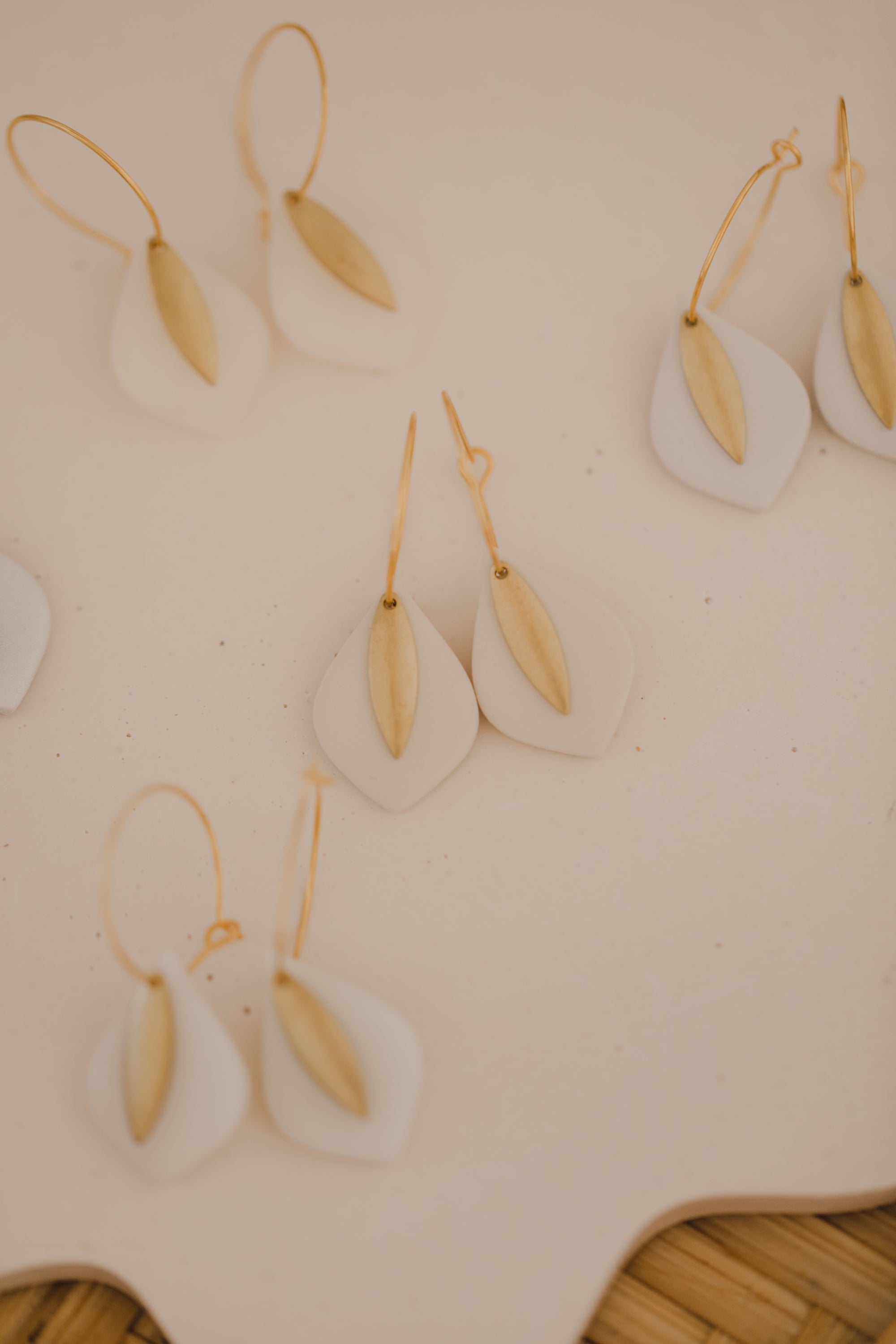 MARJA - small drop earrings gold