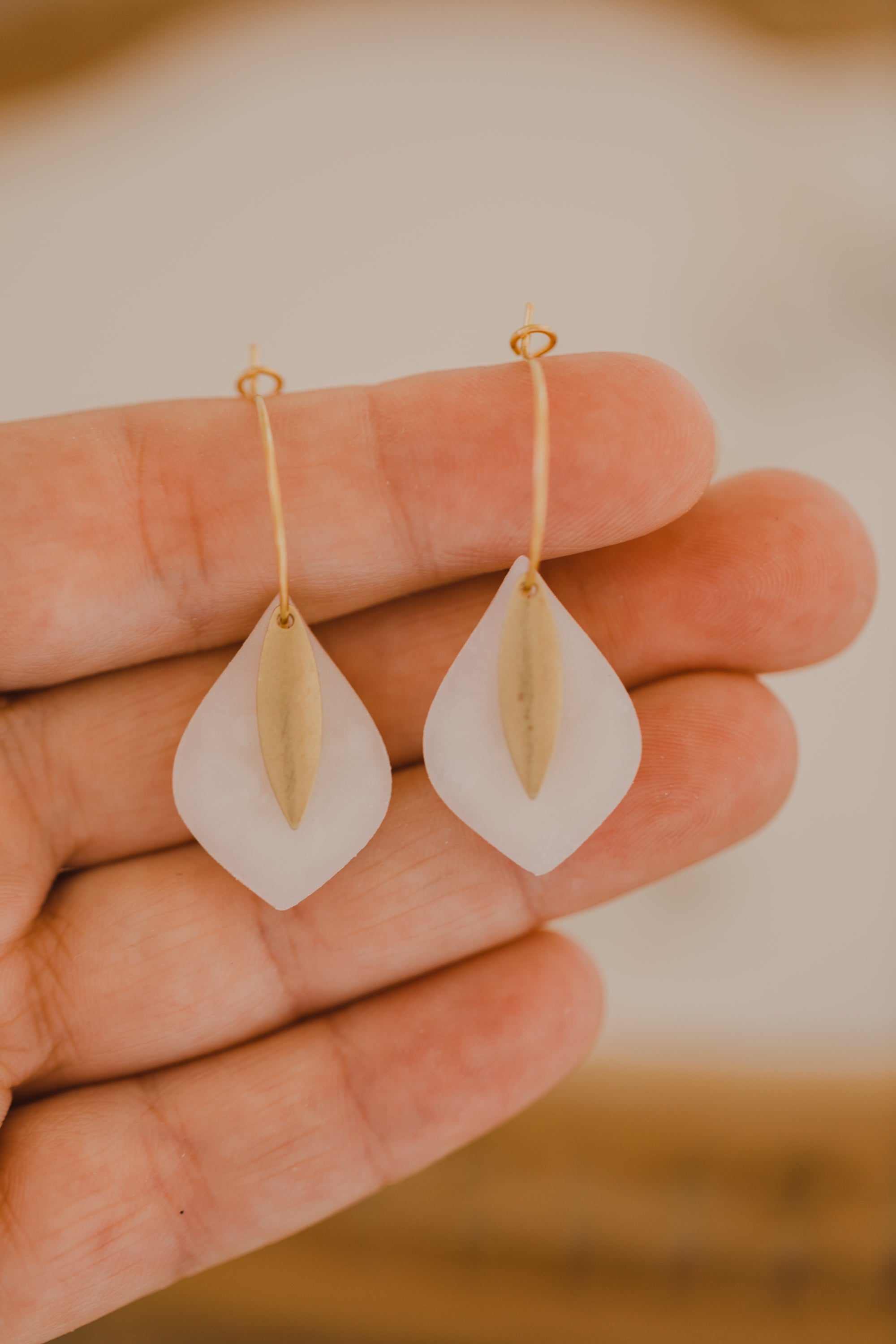 MARJA - small drop earrings gold