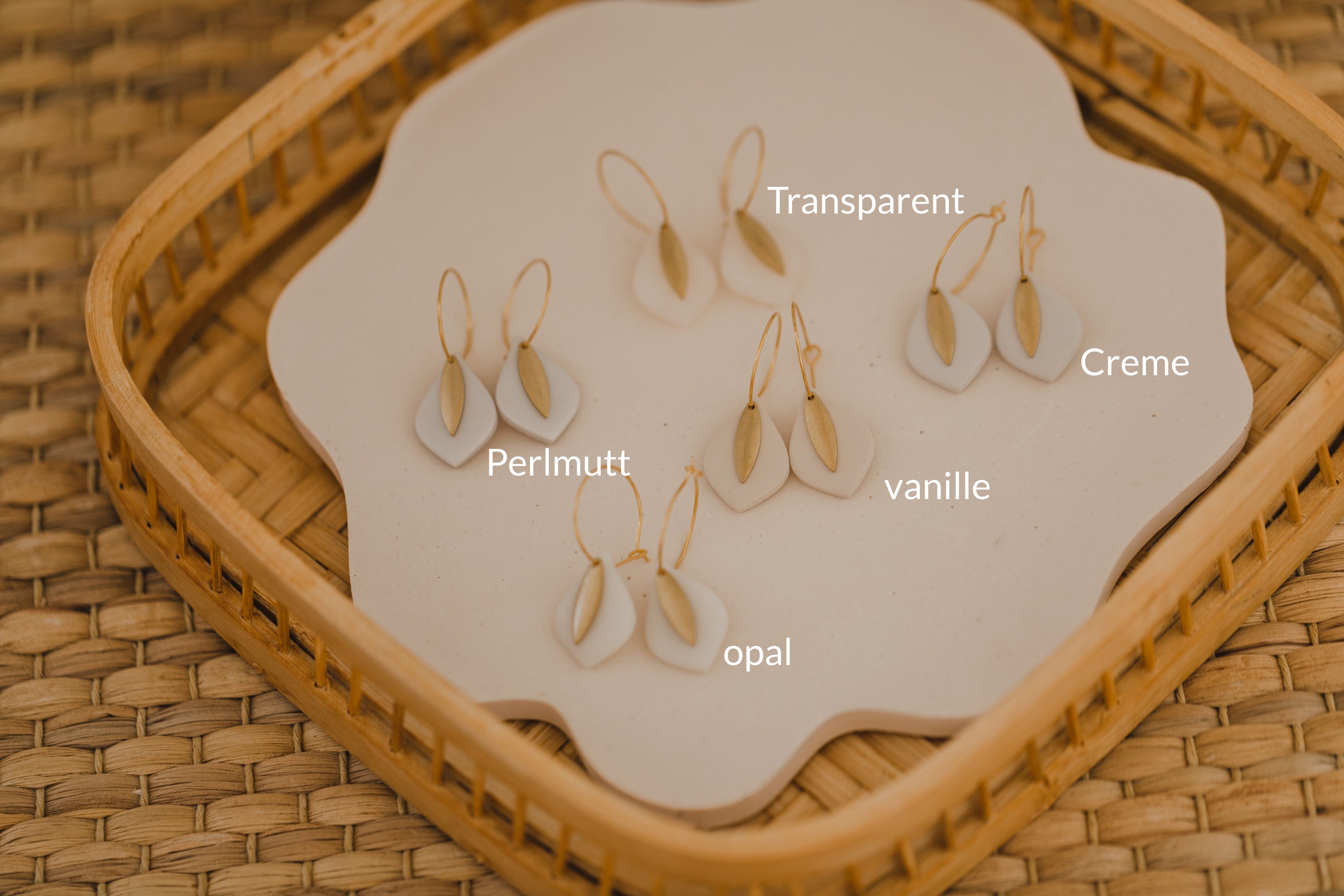 MARJA - small drop earrings gold