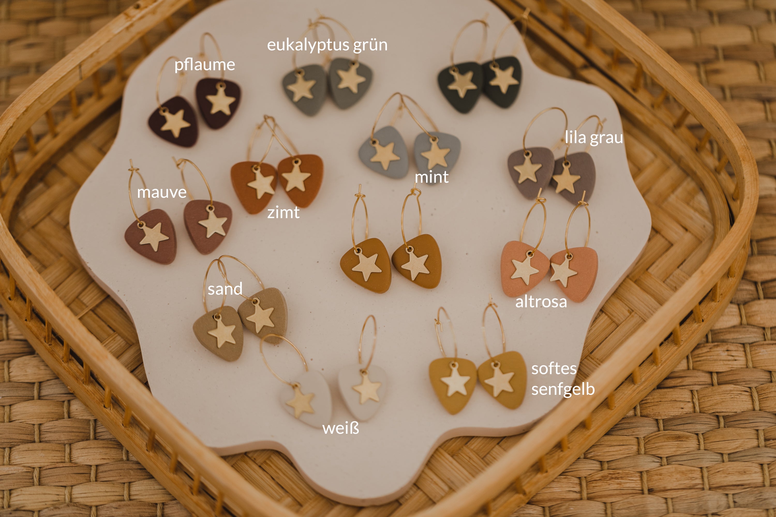 SELINA - Creolen mit dreieckigem Anhänger aus Polymer Ton und kleinem Stern