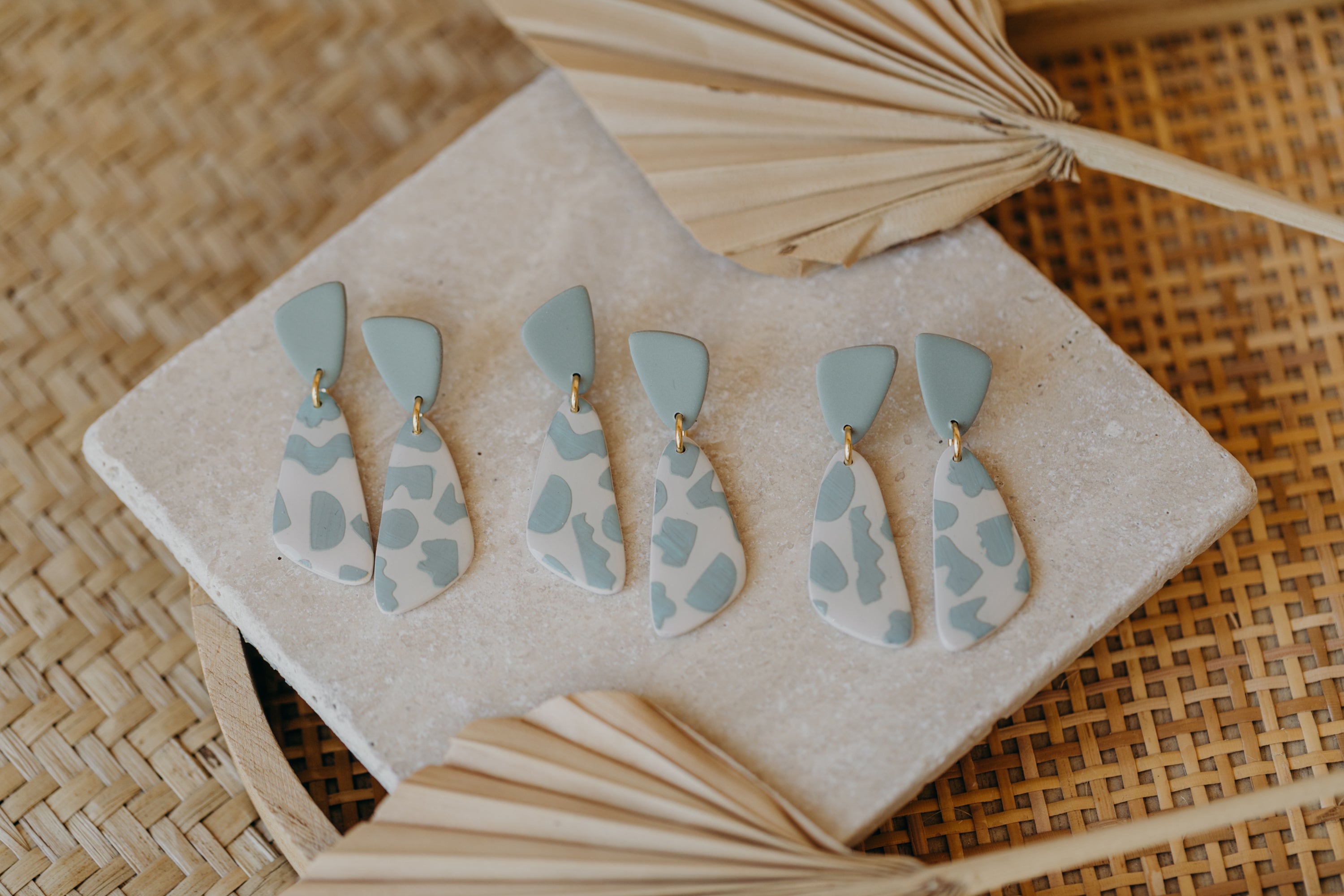 YUNA - small round earrings made of polymer clay in bright colors