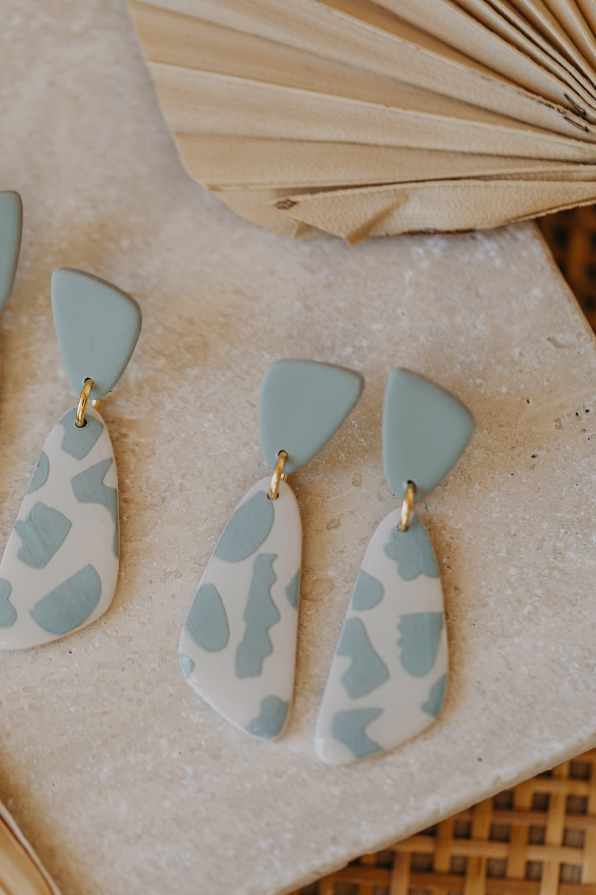 YUNA - small round earrings made of polymer clay in bright colors