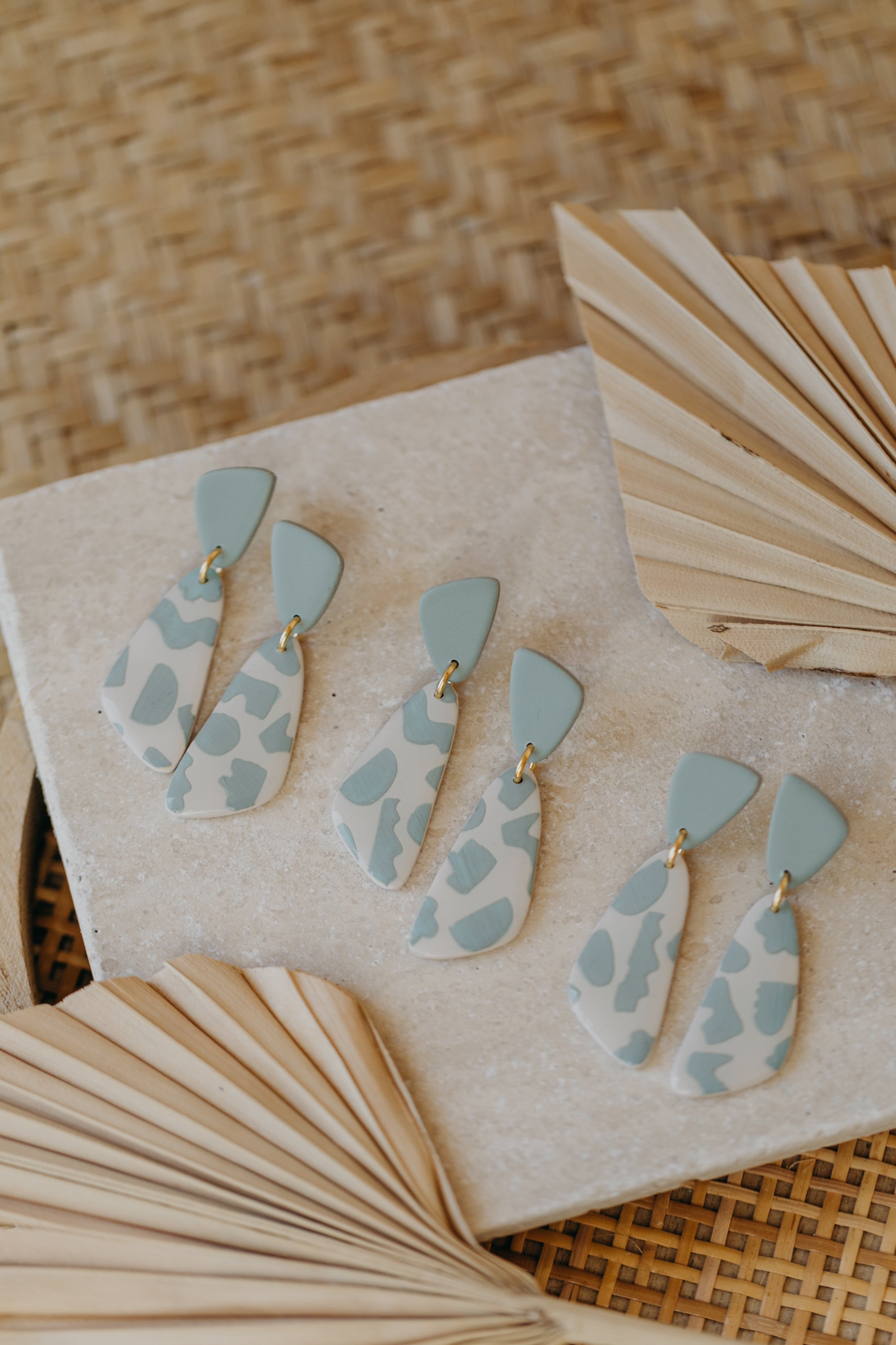 YUNA - small round earrings made of polymer clay in bright colors