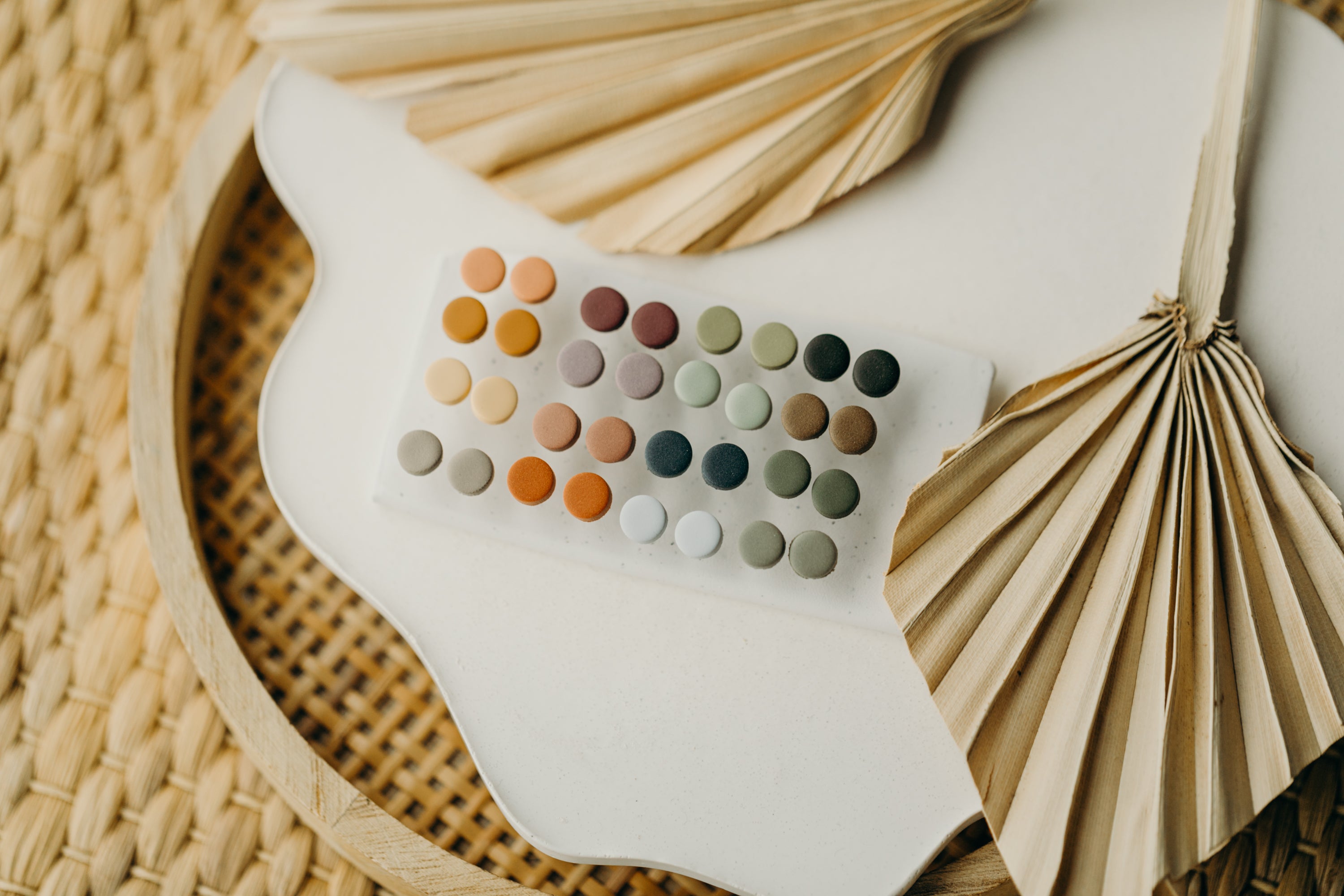 ELSA - small round earrings made of polymer clay