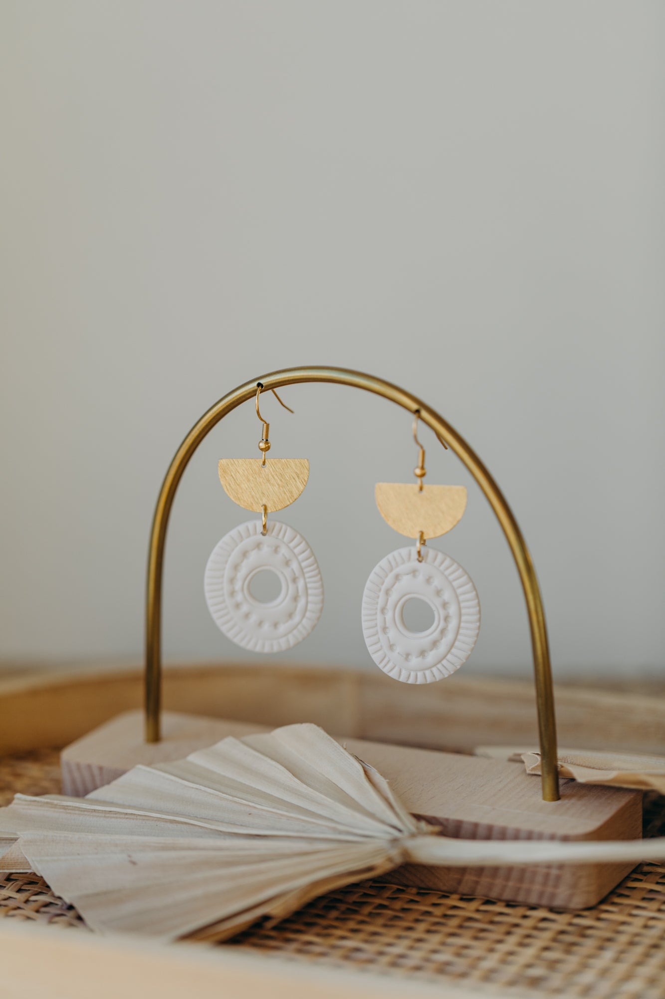 ESME - helle ovale Boho Ohrringe mit Muster