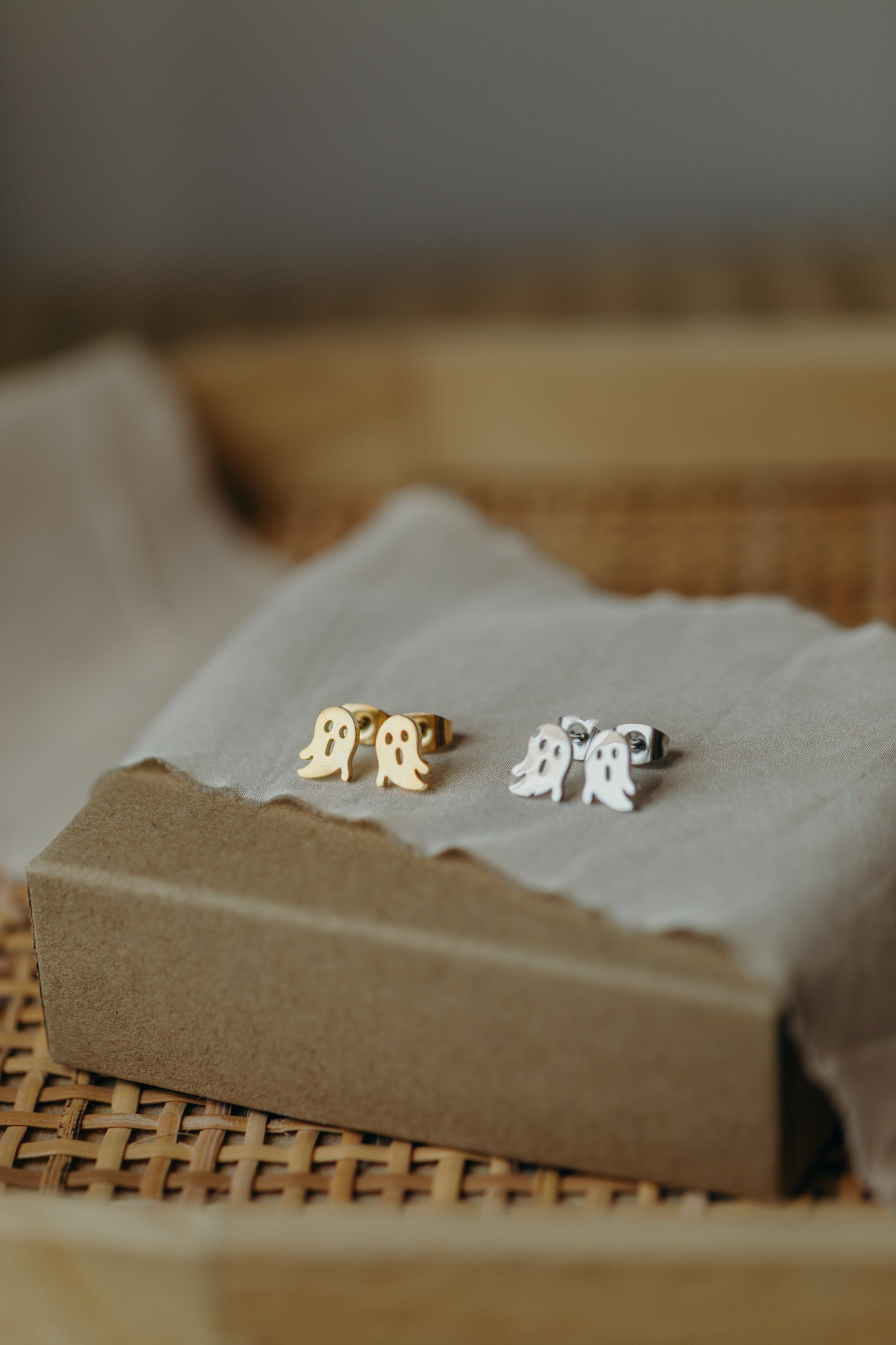 Stud earrings small sun with dots