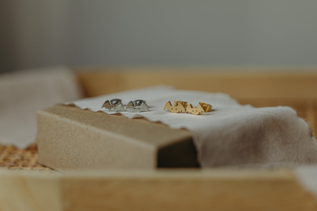 Stud earrings small sun with dots