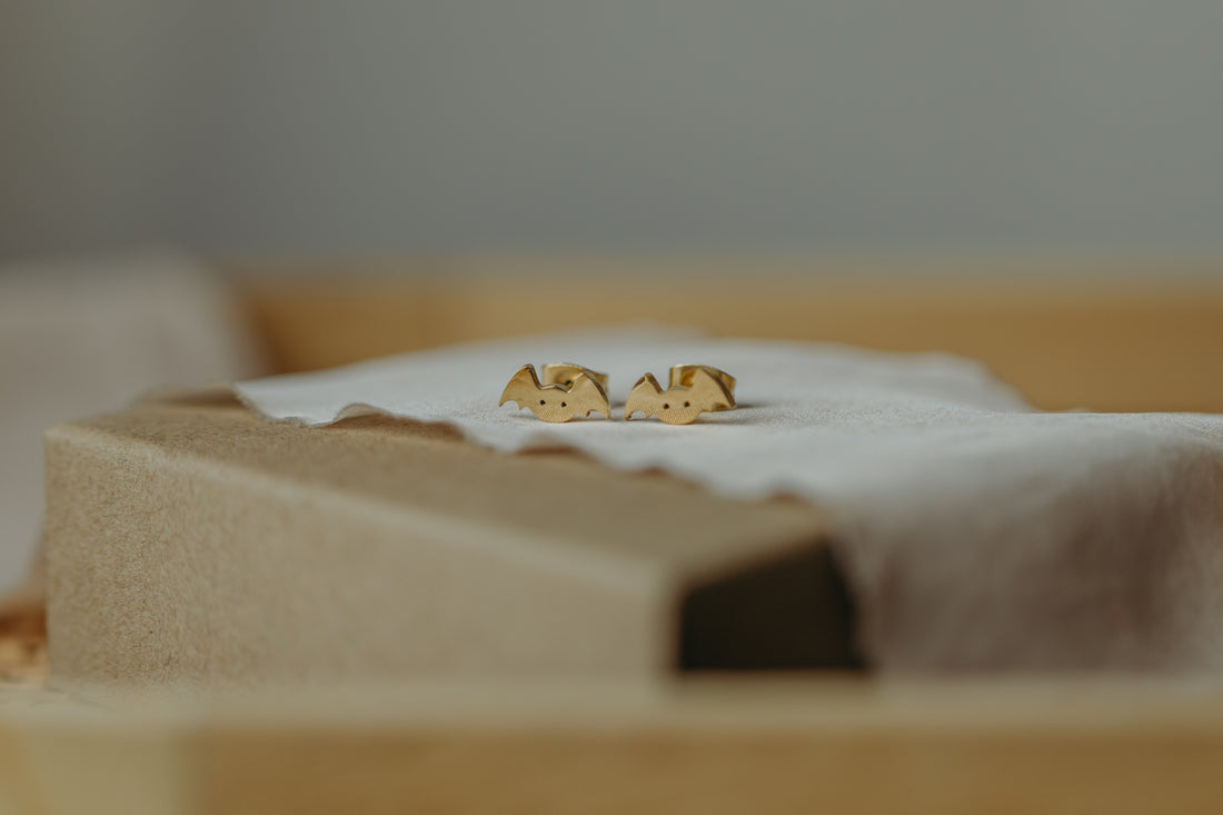 Stud earrings small sun with dots