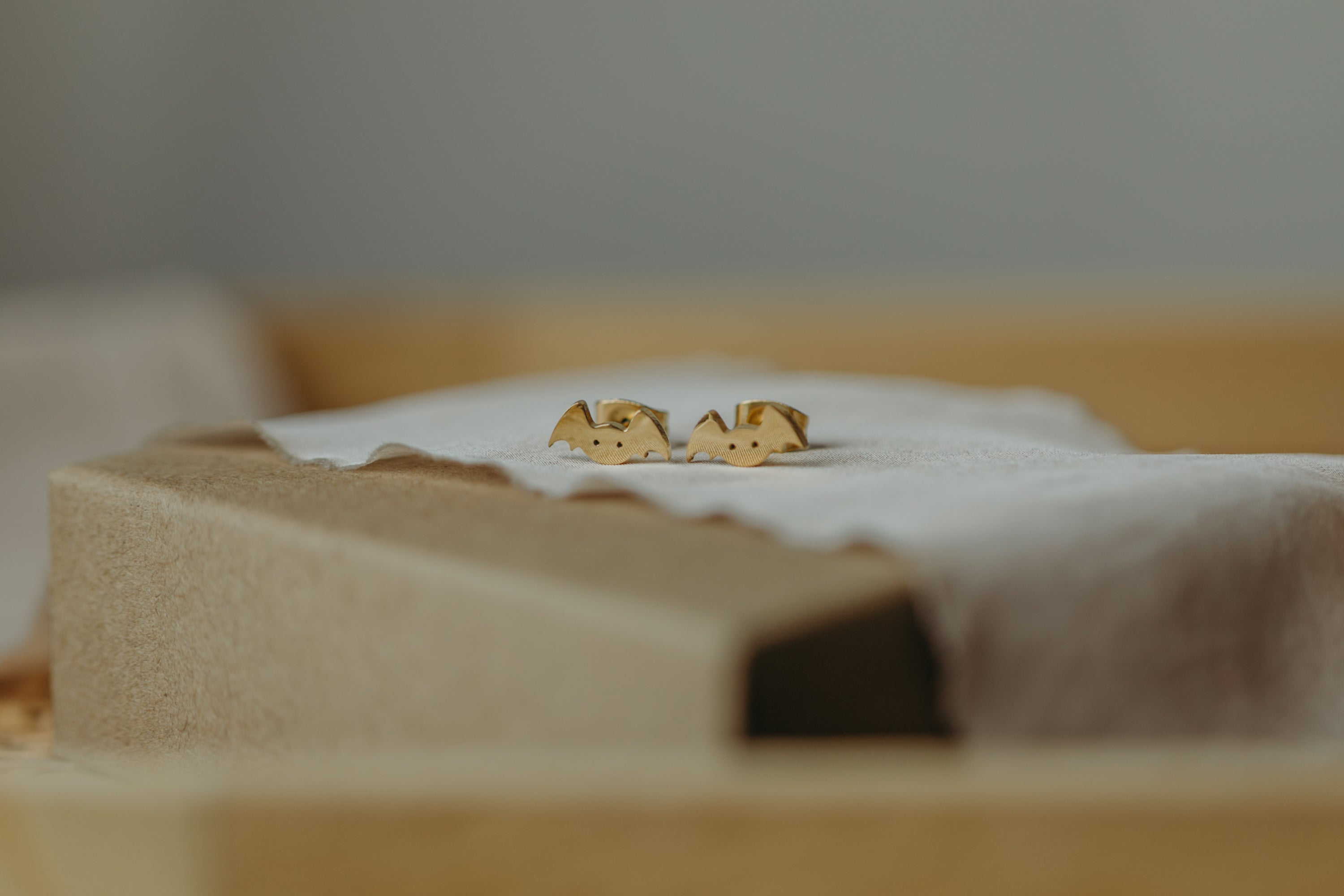 Stud earrings small sun with dots