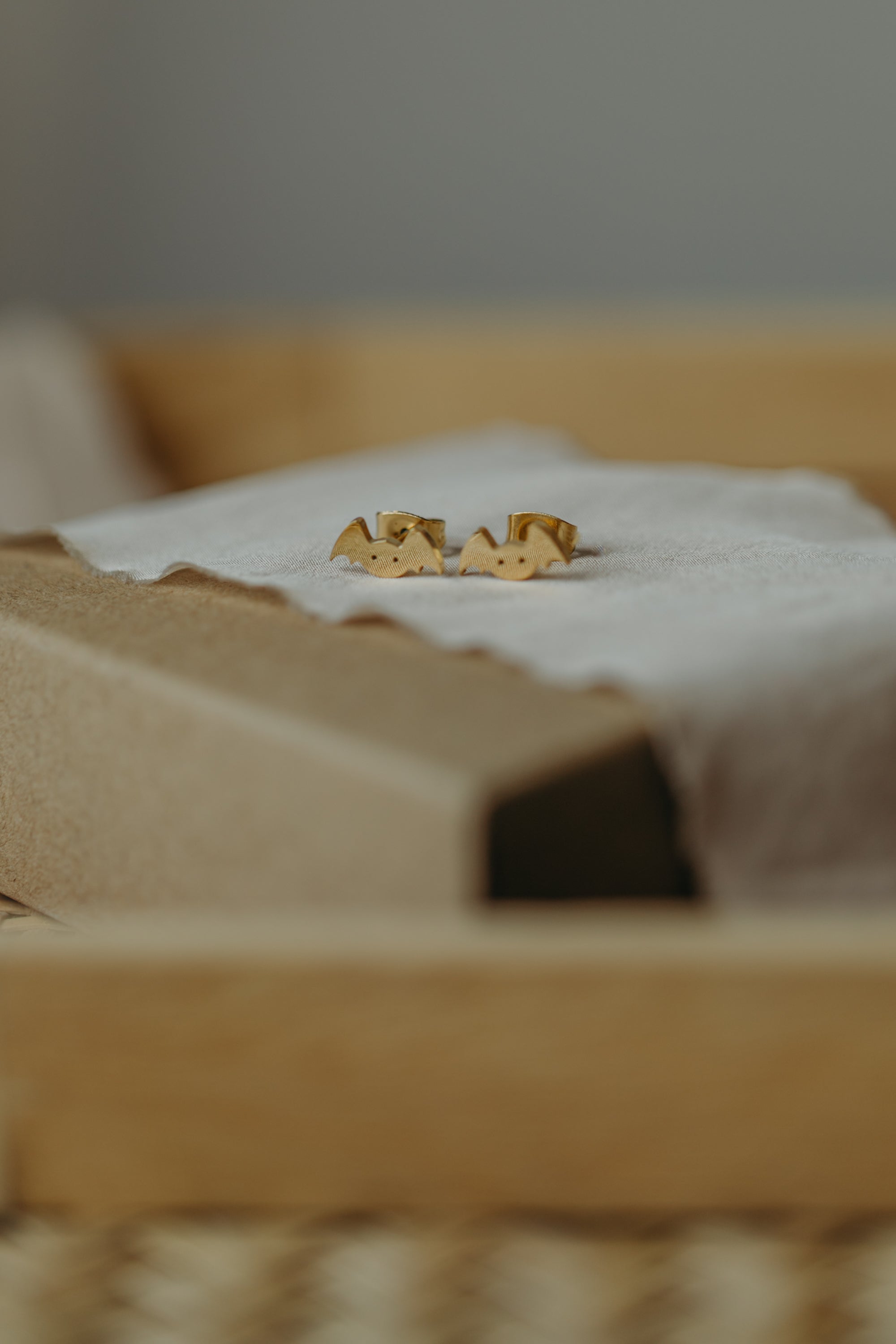 Stud earrings small sun with dots