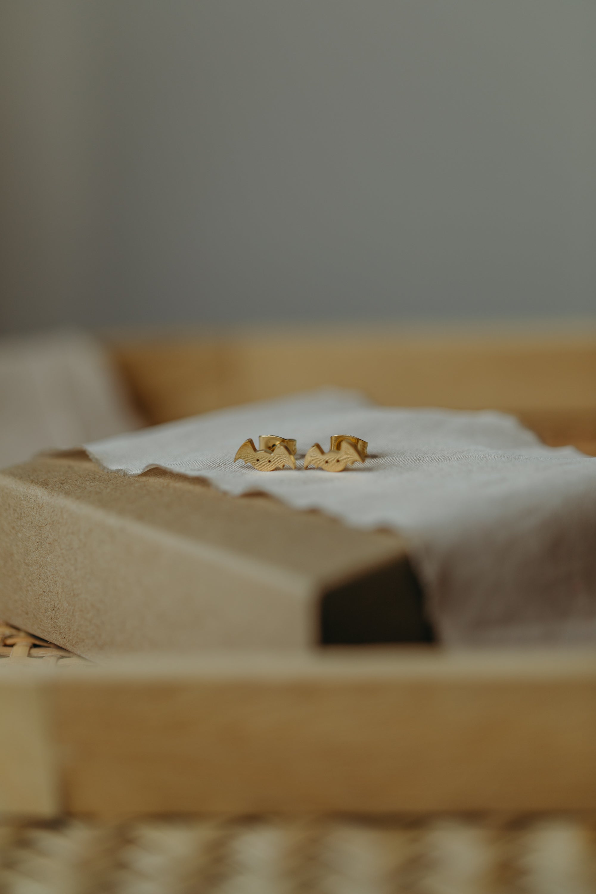 Stud earrings small sun with dots