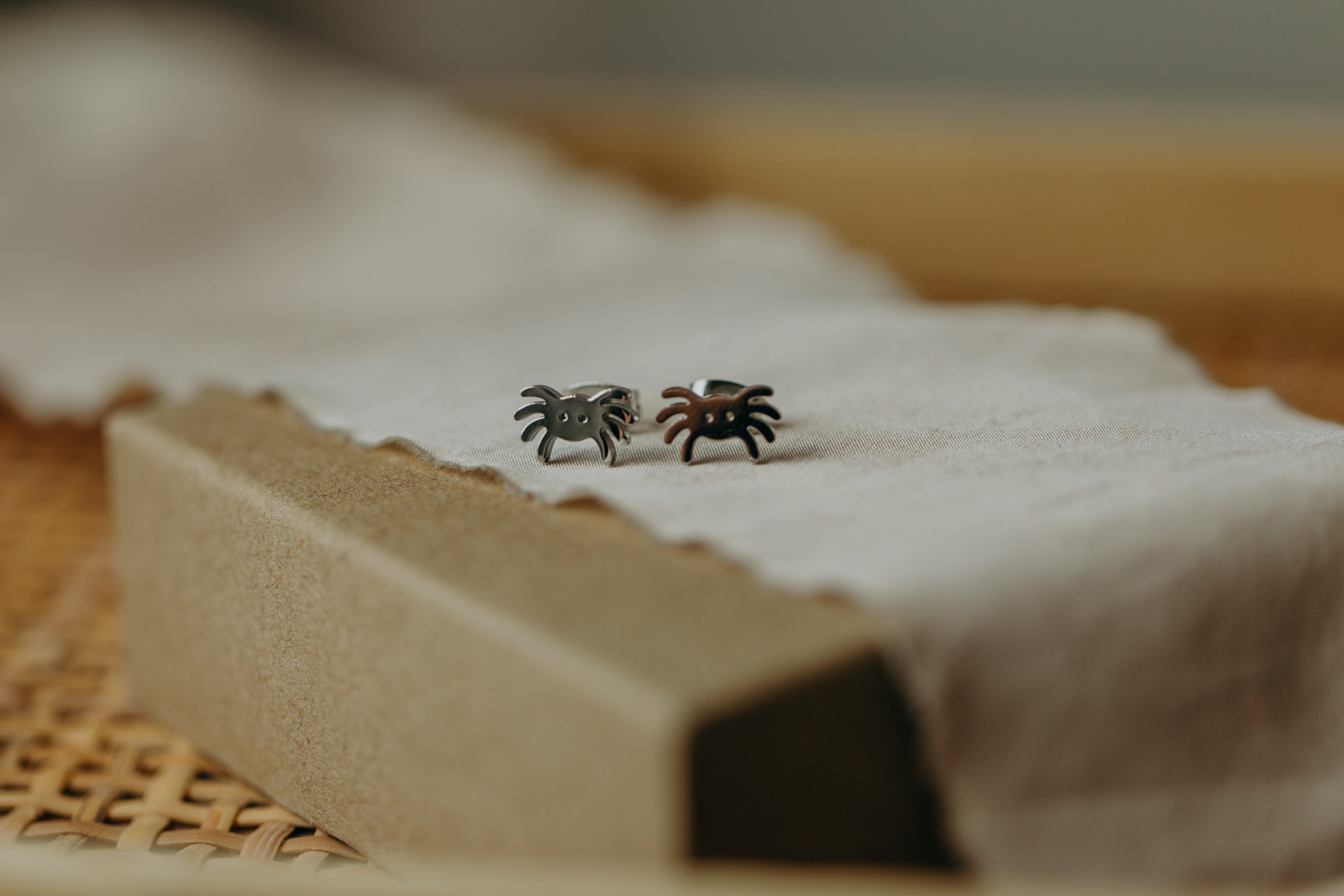 Stud earrings small sun with dots