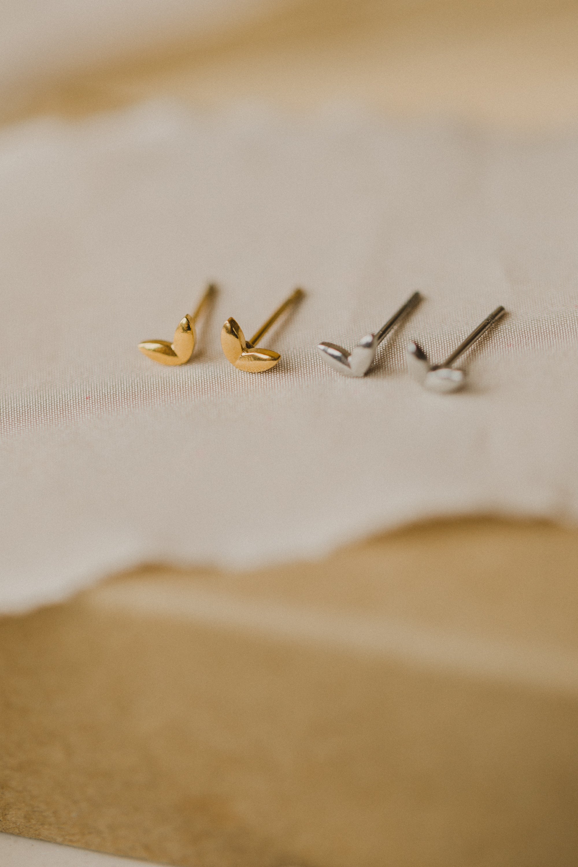 Stud Earrings Mini Filigree Leaf