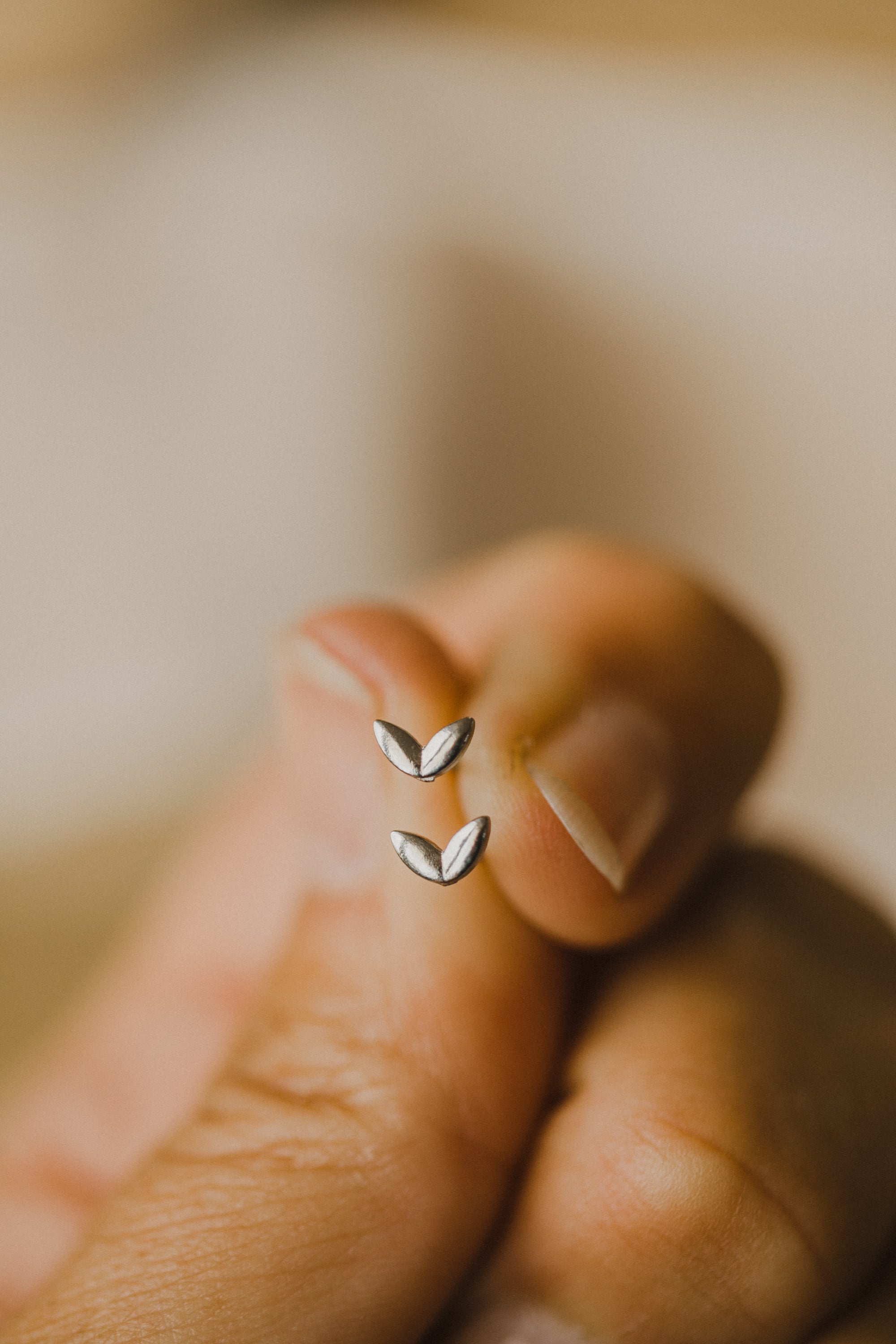 Stud Earrings Mini Filigree Leaf