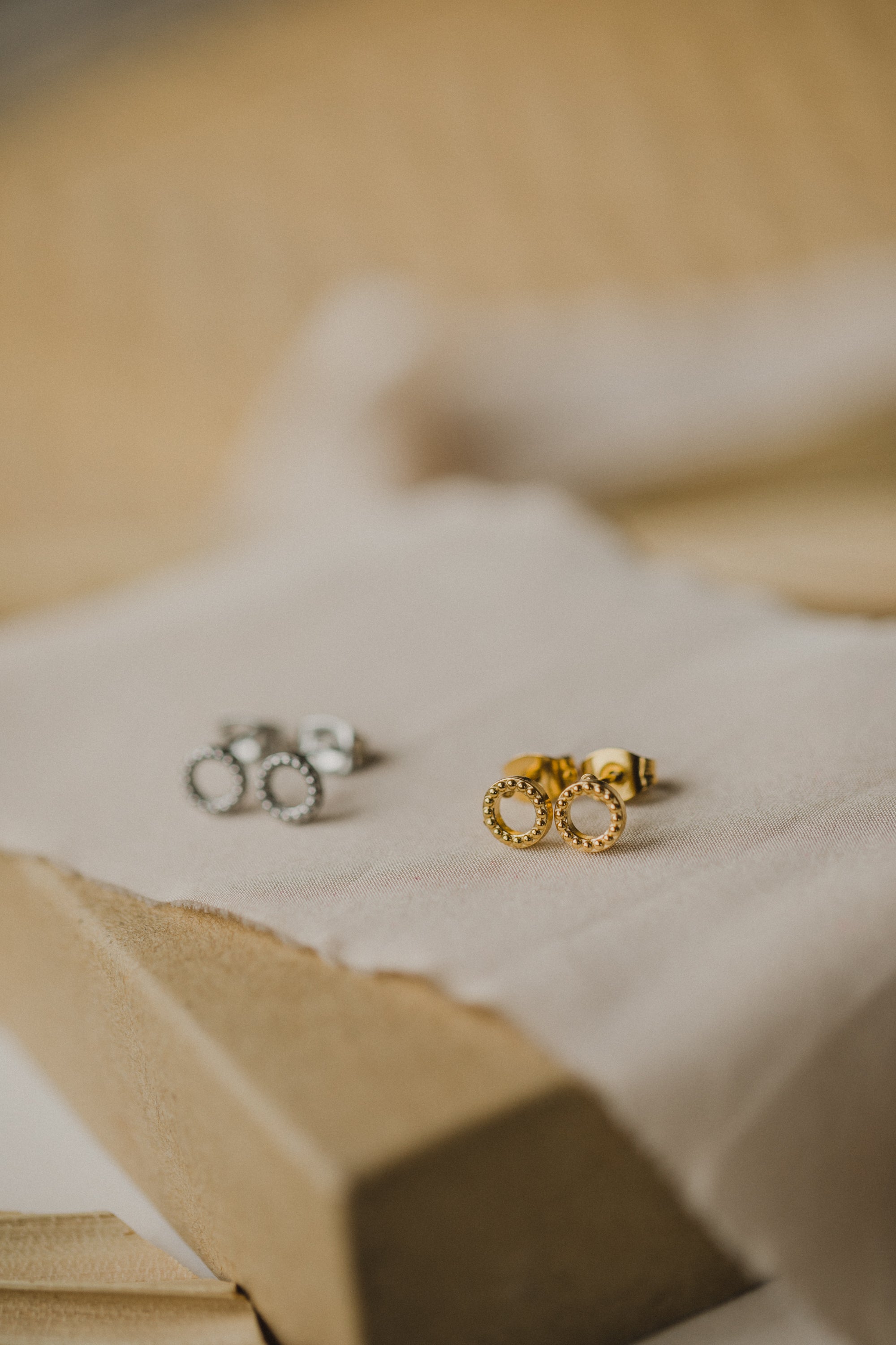 Ohrstecker gepunkteter Kreis