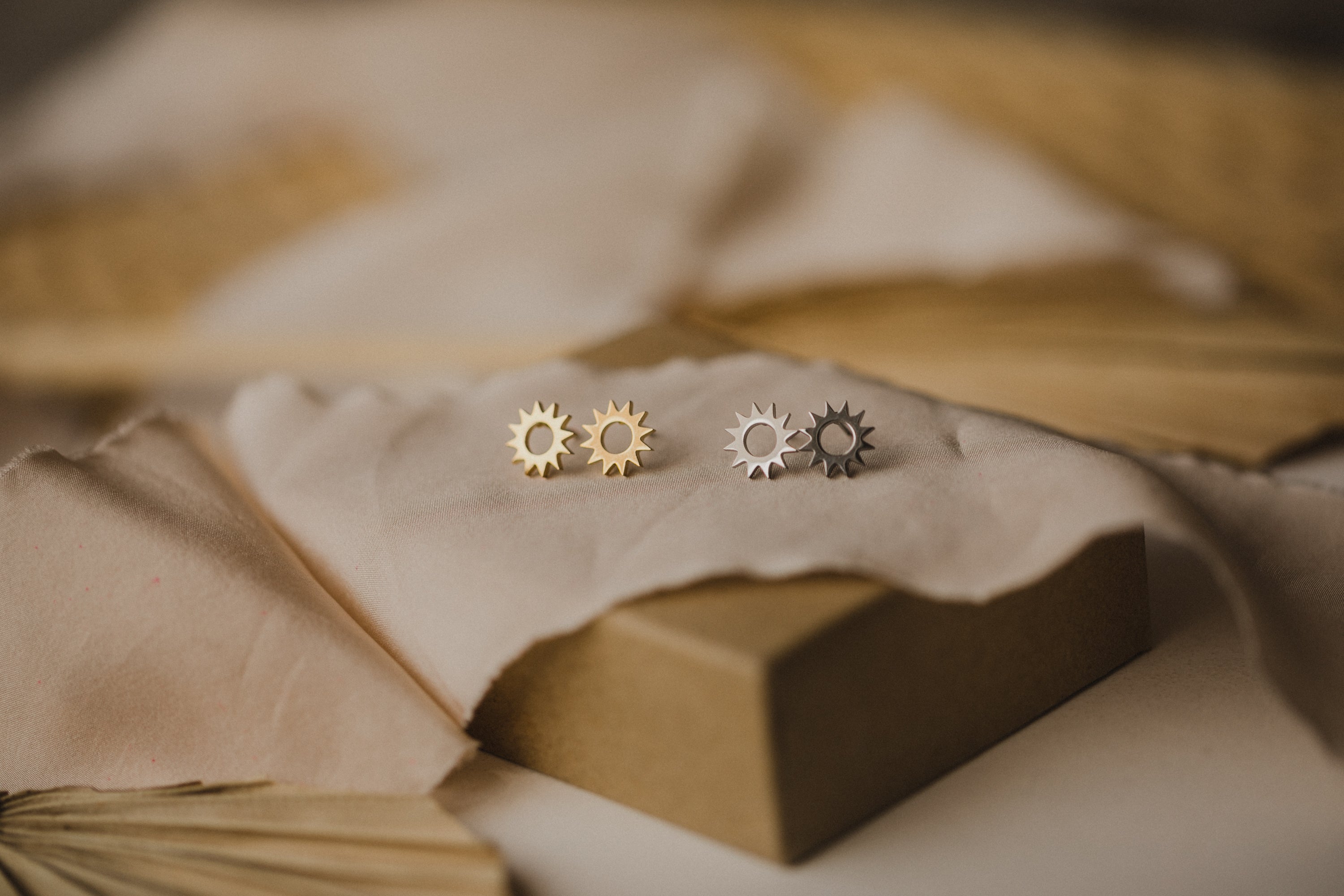 Sun stud earrings